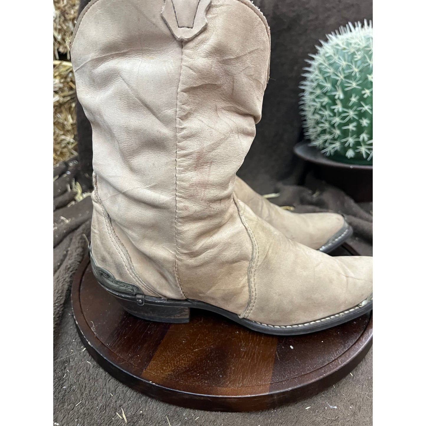 Unknown Women - Size 6M - Beige Soft Slouch Cowboy Boots Style 44256