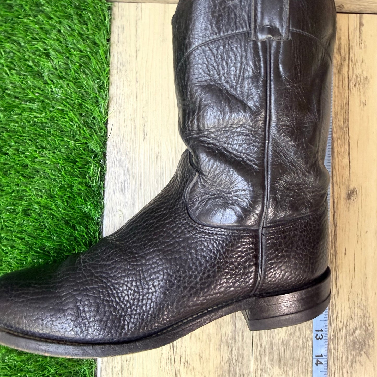 Justin Men - Size 10.5D - Vintage Black Bull Shoulder Cowboy Boots 3202
