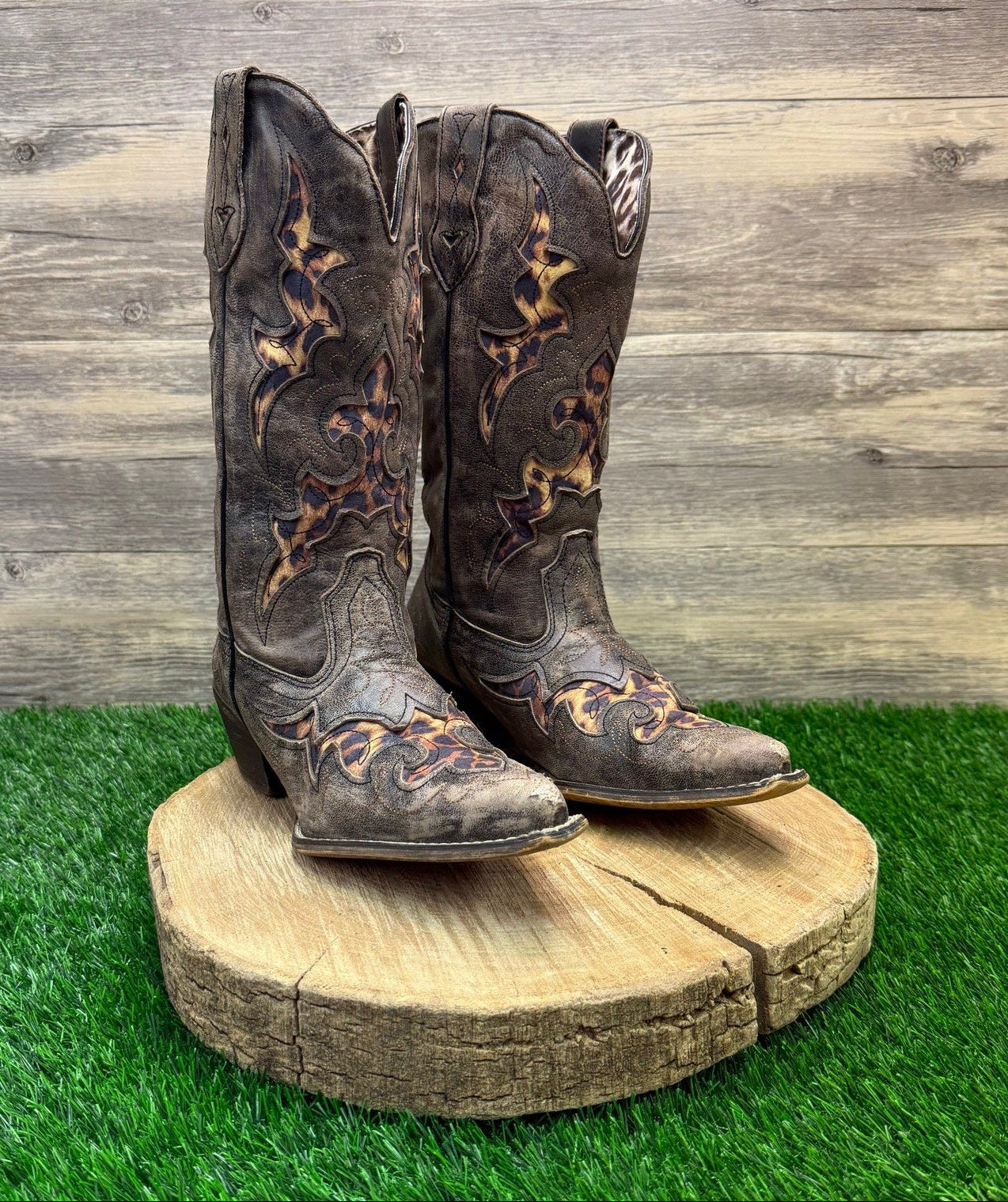 Laredo Women - Size 8M - Brown Leopard Inlay Snip Toe Cowboy Boots 52130