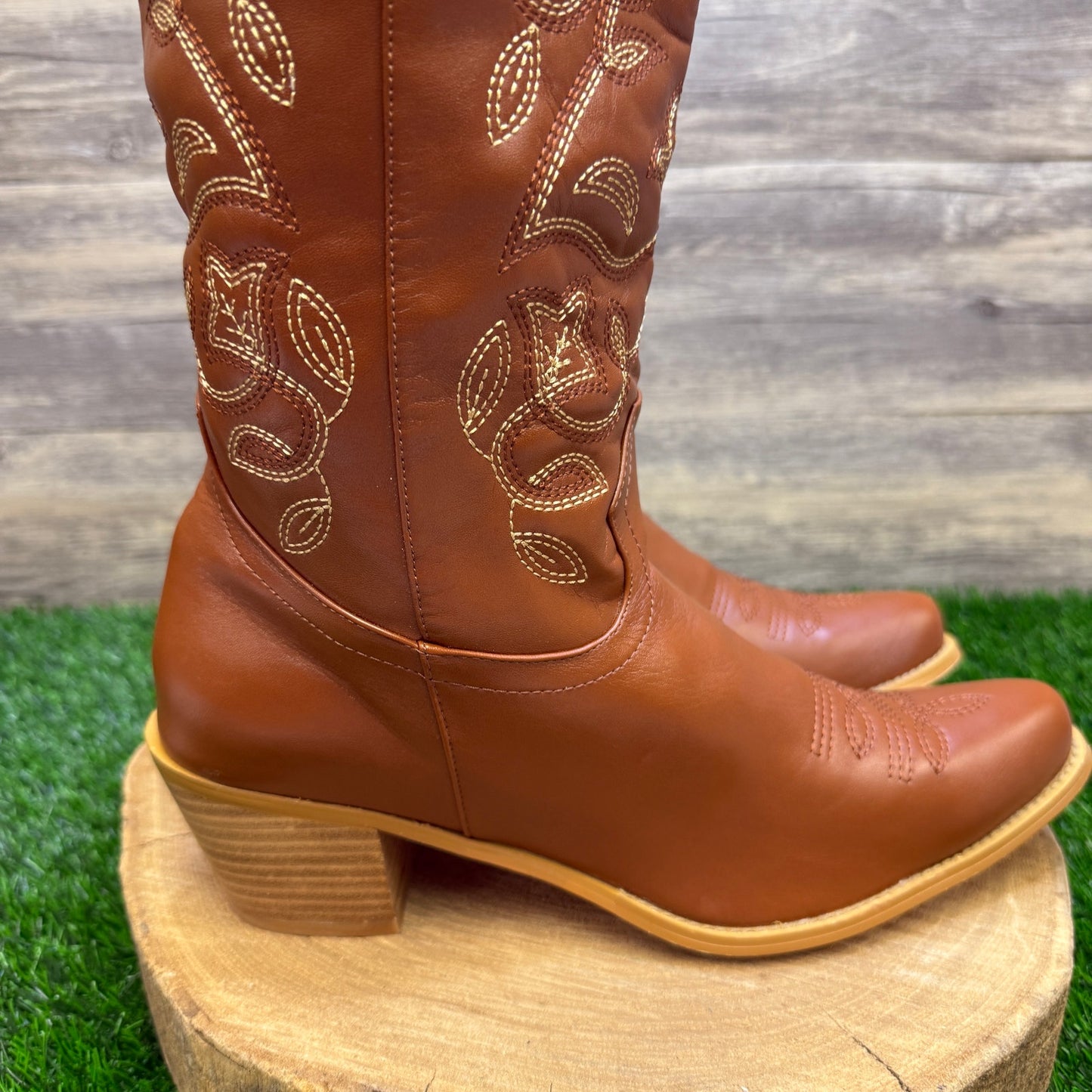 Unknown Men - Size 12 - Tan Faux Leather Snip Toe Cowboy Boots