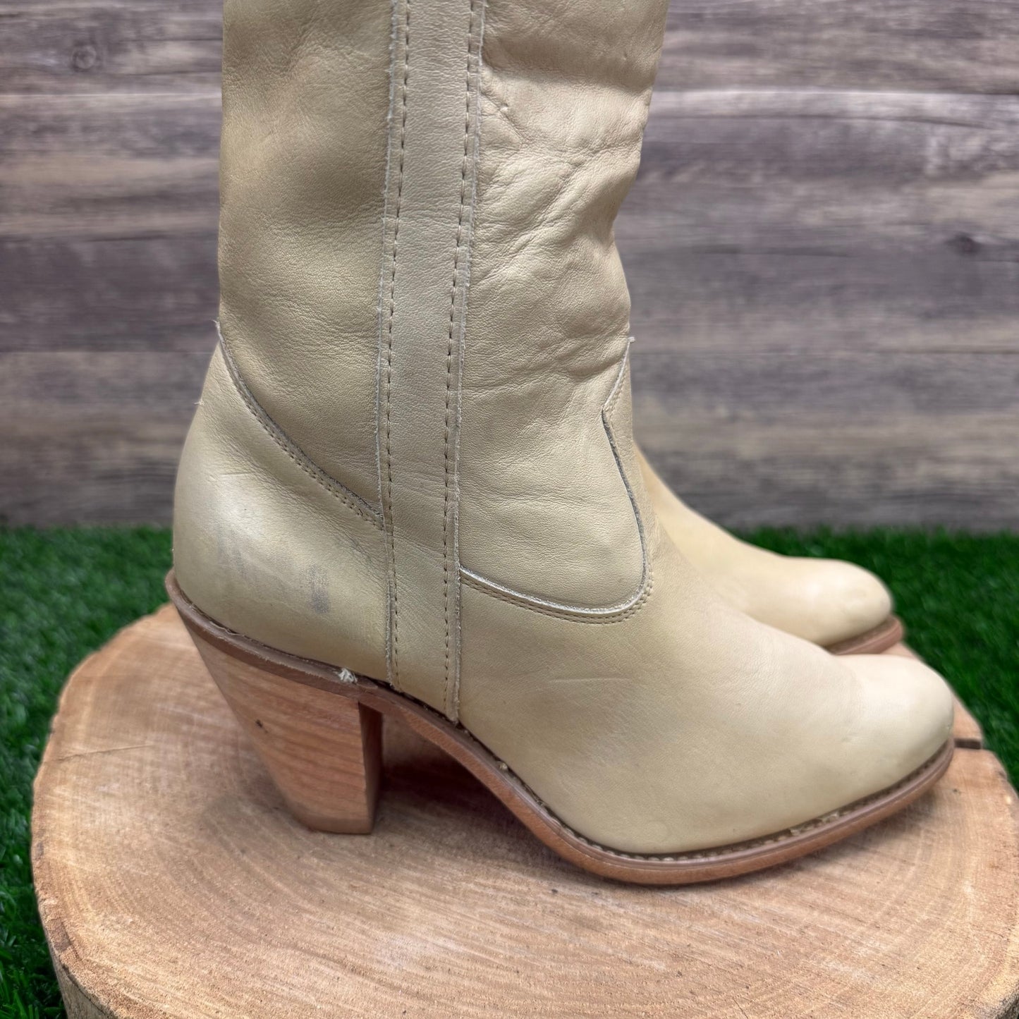 Capezio Women - Size 7.5M - Vintage Cream High Heeled Cowboy Boots Style L709