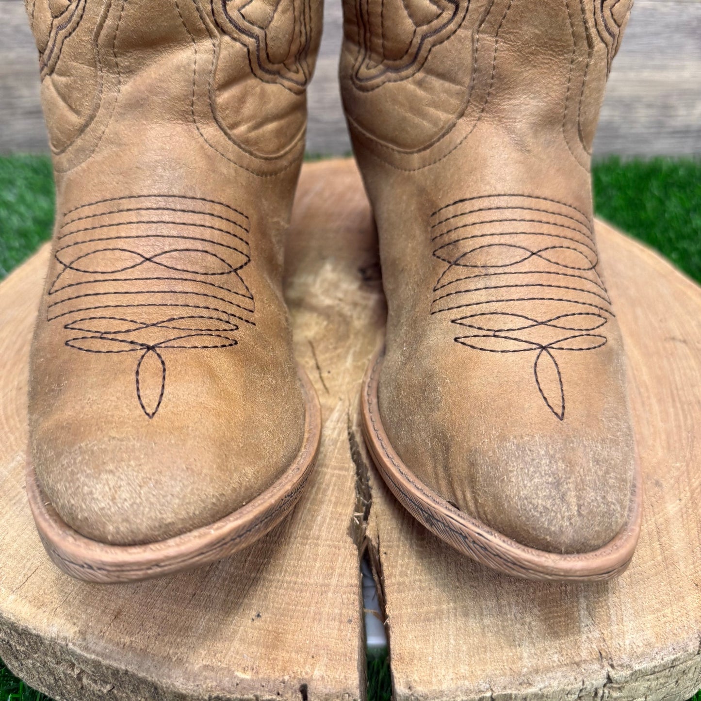 Coconuts Women - Size 8M - Tan Soft Faux Leather Cowboy Boots Legend