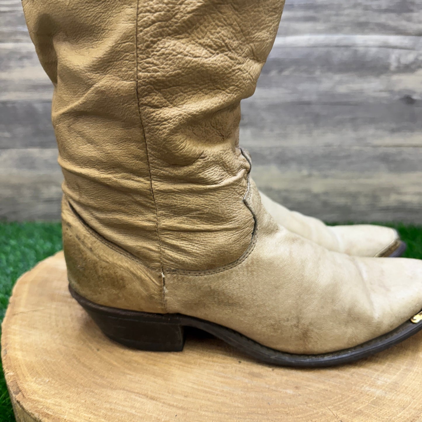Dingo Women - Size 7.5M - Sand Slouch Toe Plate Cowboy Boots Style 3977