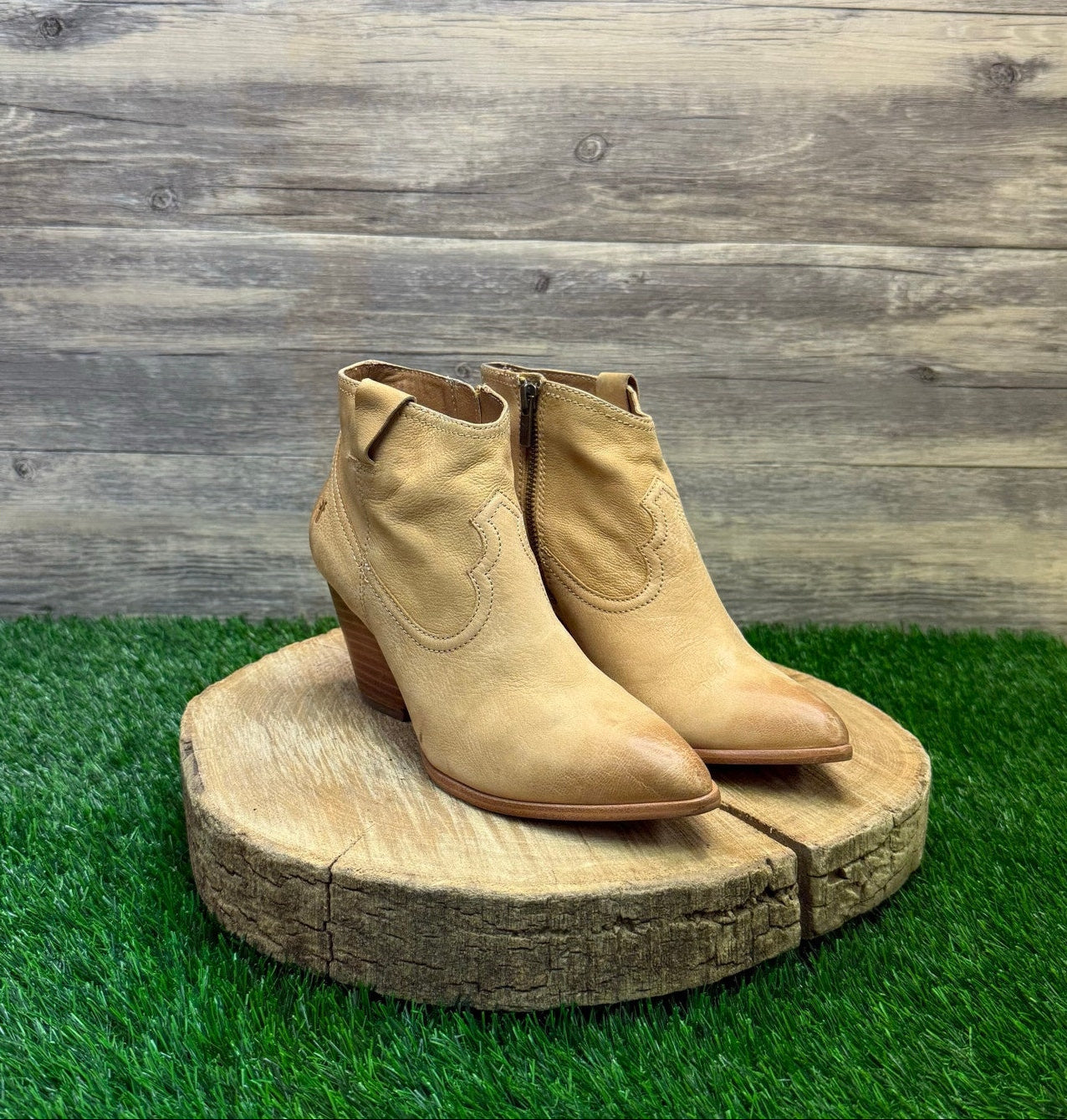 Frye Women - Size 7.5M - Tan Ankle Zipper Boots Style 3479258