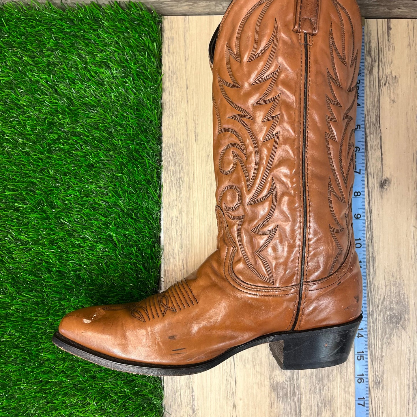 Acme Men - Size 10.5D - Vintage Cognac Faux Leather Cowboy Boots Style 604