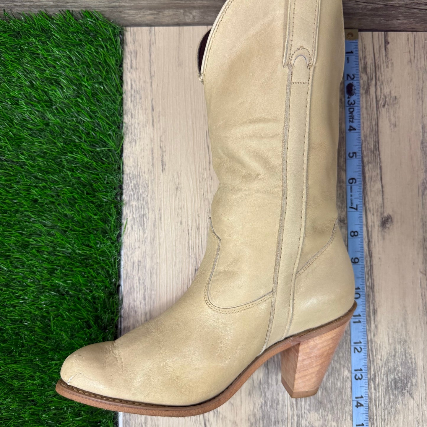 Capezio Women - Size 7.5M - Vintage Cream High Heeled Cowboy Boots Style L709