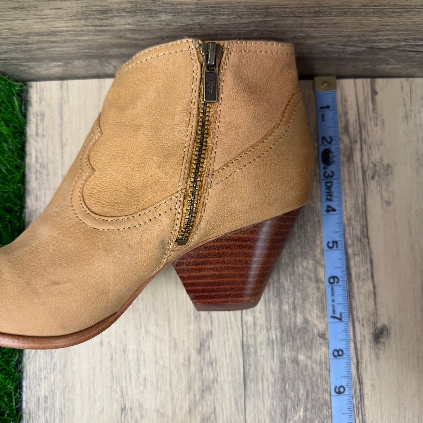 Frye Women - Size 7.5M - Tan Ankle Zipper Boots Style 3479258