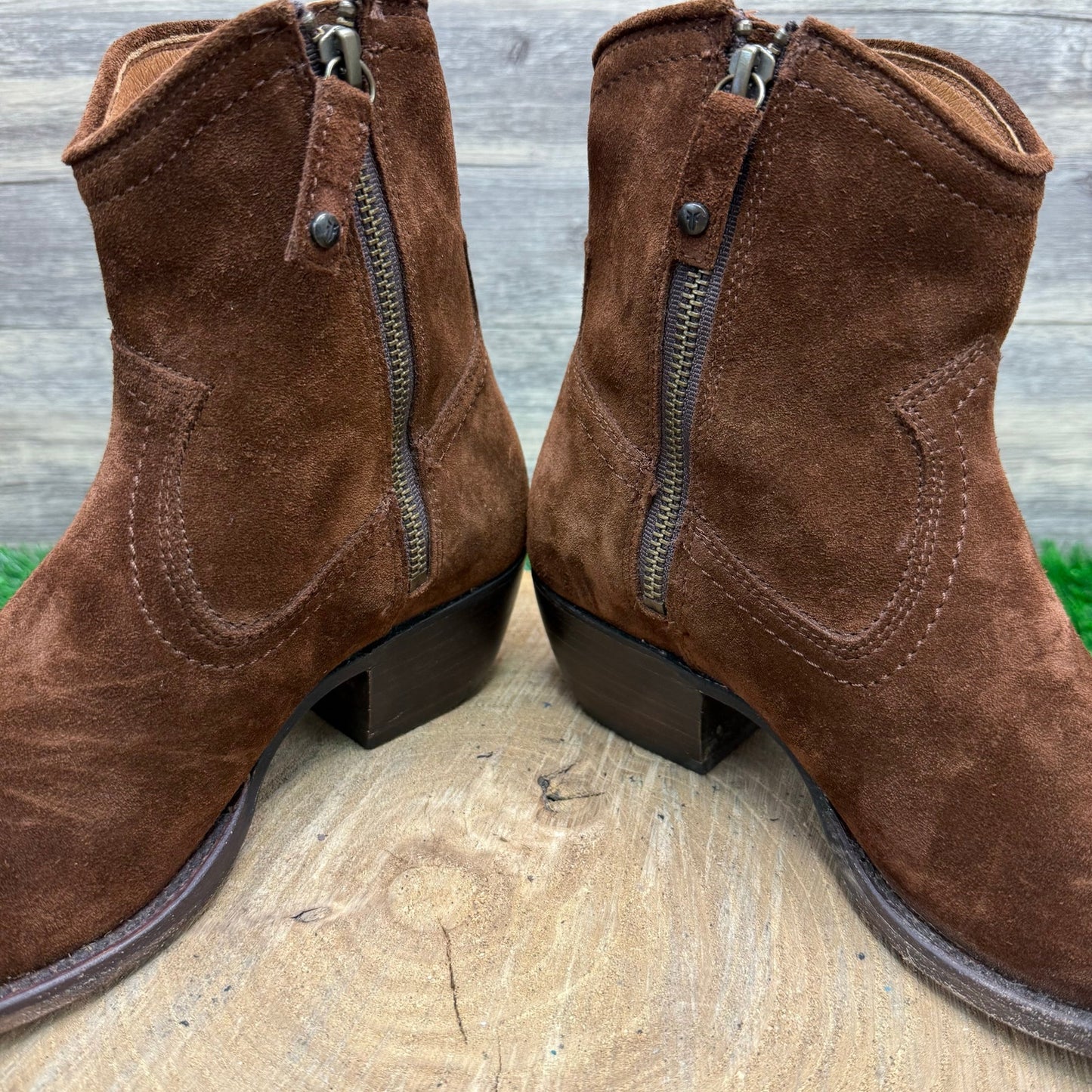 Frye Women - Size 8B - Brown Suede Ankle Zipper Boots 3478018