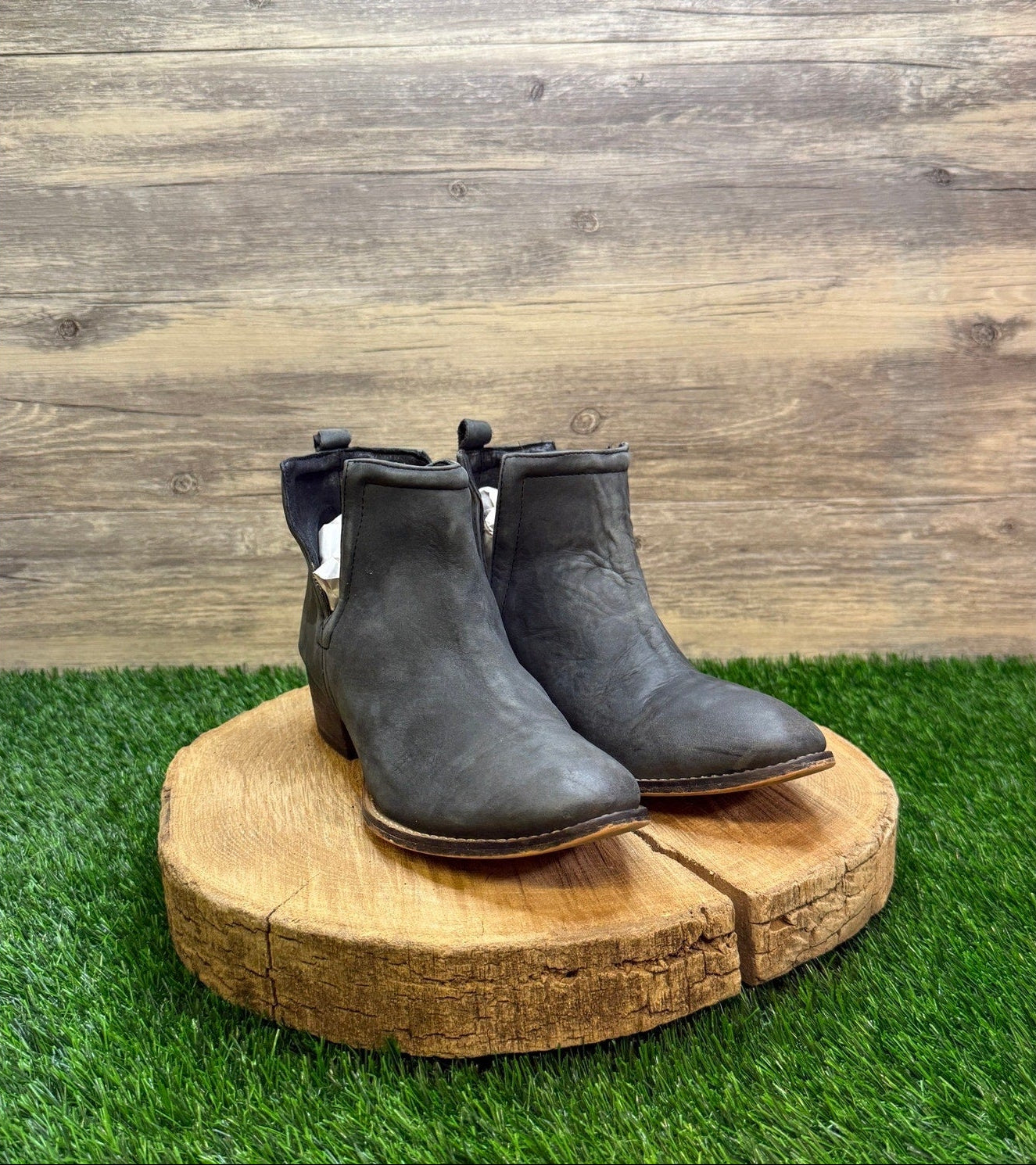 Unknown Women - Size 8.5M - Steel Gray Suede Ankle Boots Style Stop By