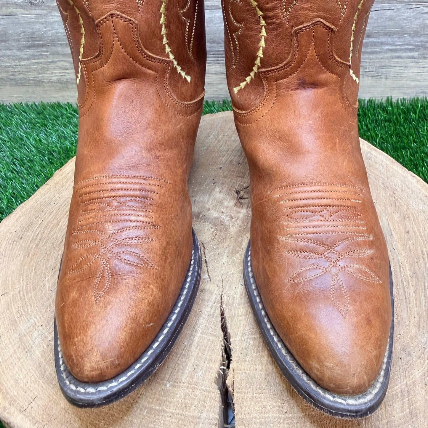 Justin Women - Size 8B - Golden Saltillo Western Cowboy Boots L4936