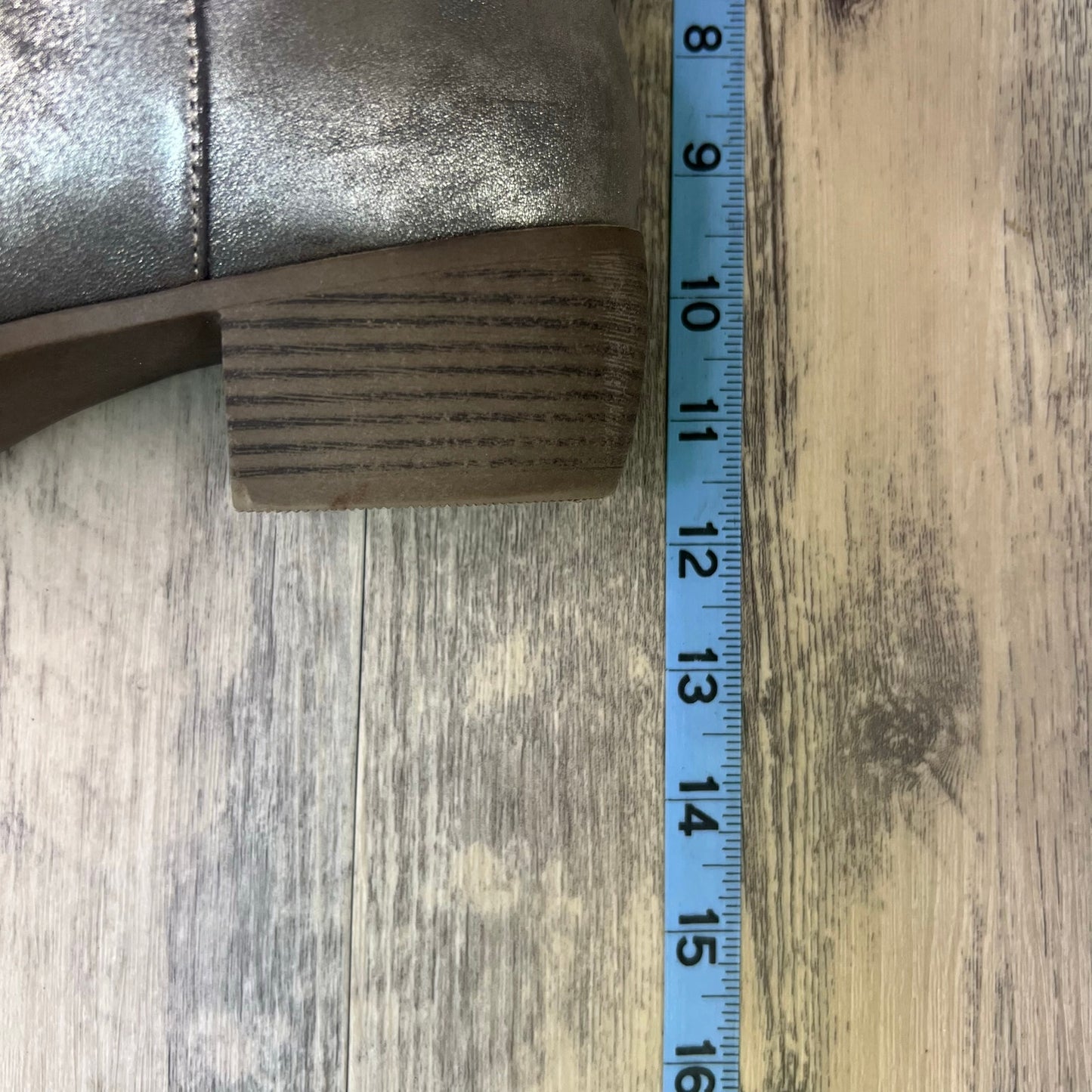 Unknown Women - Size 6.5M - Sliver Metallic Faux Leather Cowboy Boots