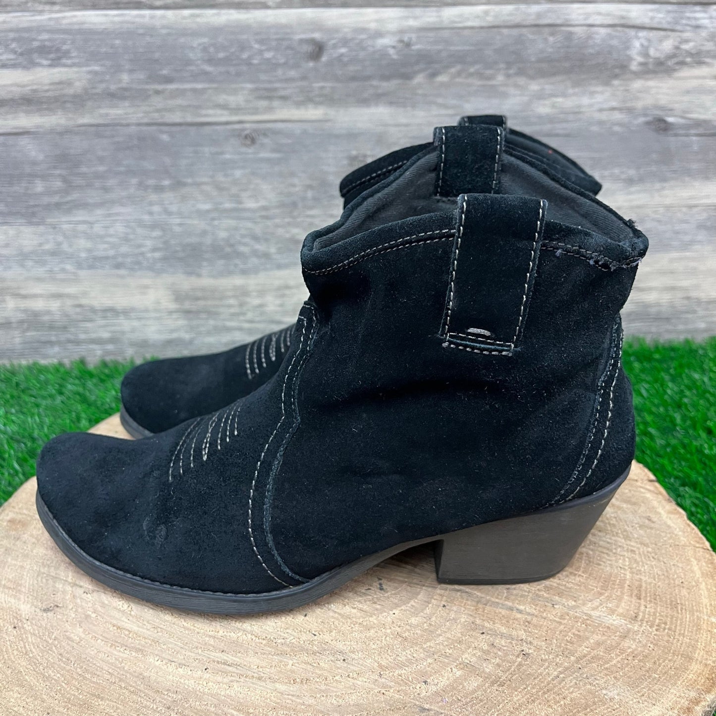 Clarks Women - Size 9 - Black Suede Ankle Boots Style 83452