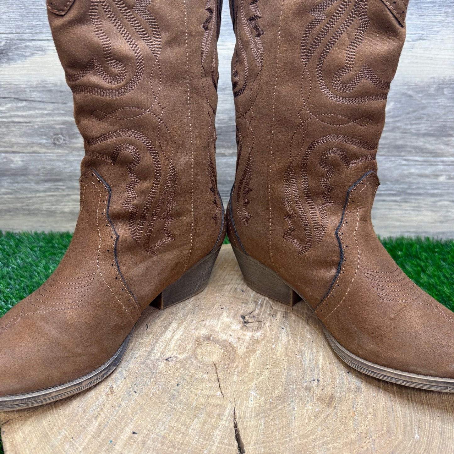 Magellan Outdoors Women - Size 8.5M - Brown Soft Faux Leather Boots Style 167158