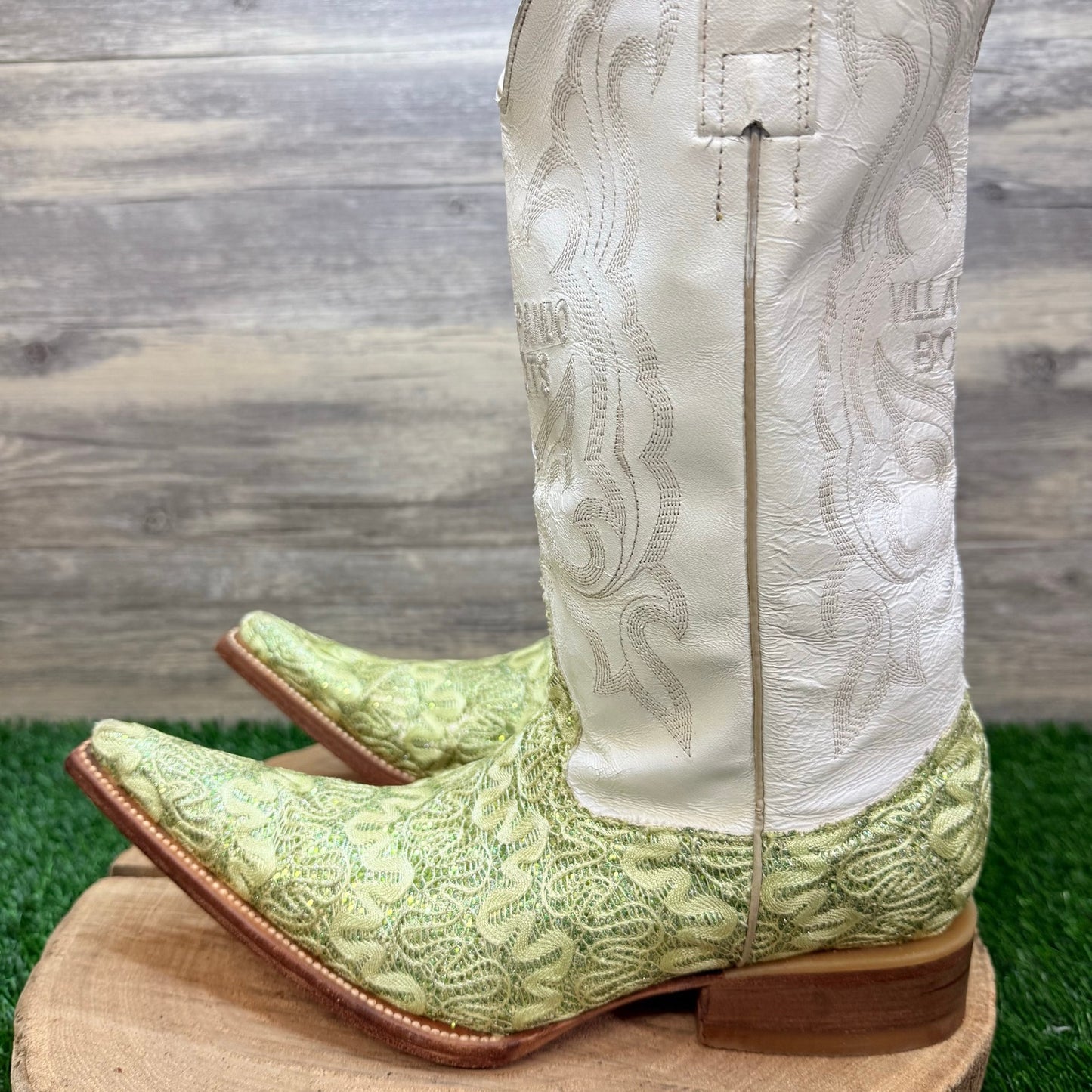 Villalpando Women - Size 8.5 - White / Green Lace Pointed Mexico Cowboy  Boots