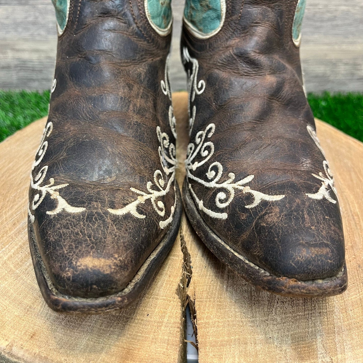 Sterling River Women - Size 11B - Distressed Brown/turquoise Cowboy Boots 171