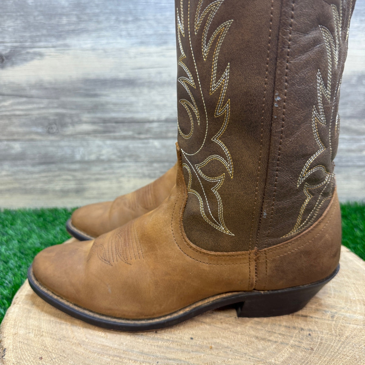 Unknown Women - Size 7M - Two Tone Brown Western Cowboy Boots Style 5742