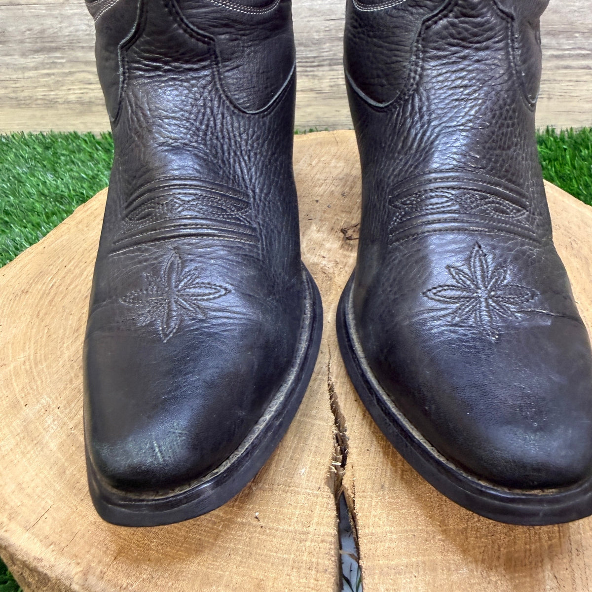 Ariat Women - Size 8.5B - Black Deertan Cowboy Boots Style 13670