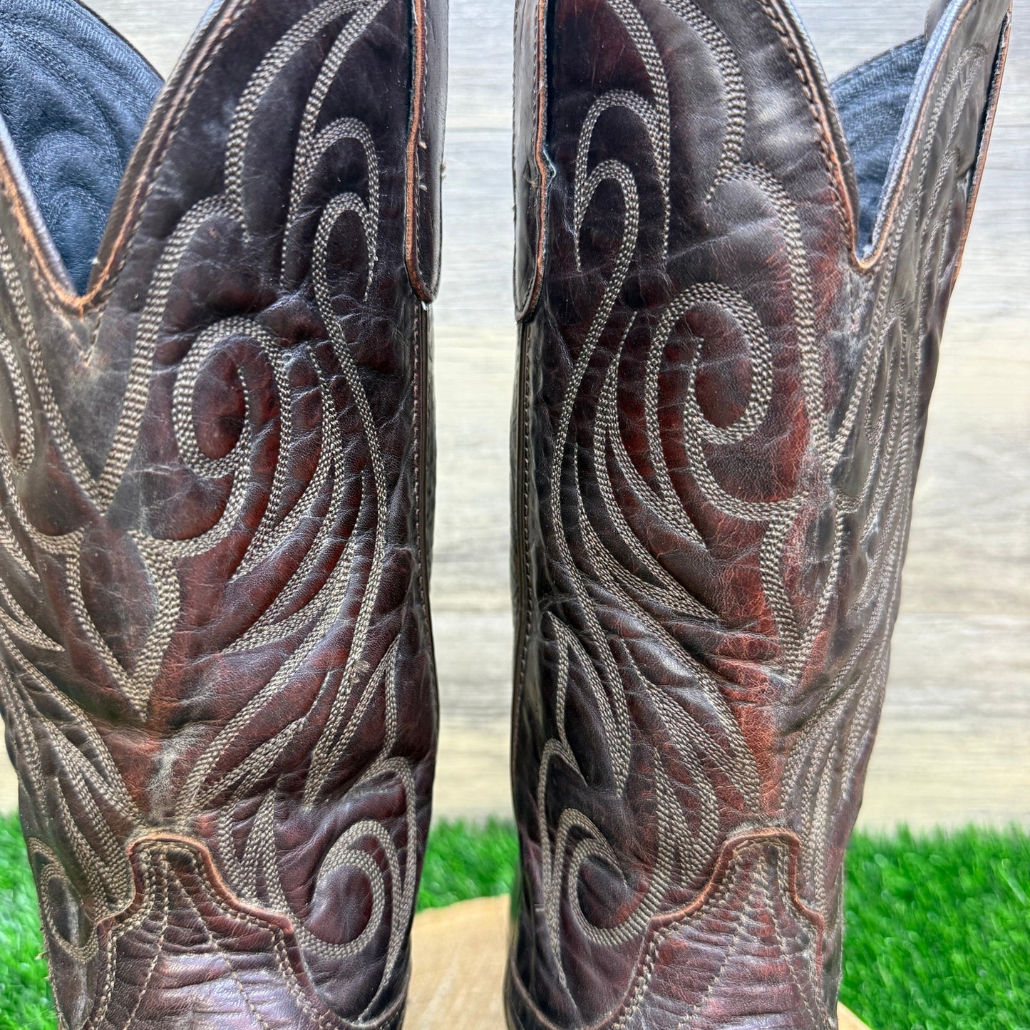 Laredo Men - Size 10.5D - Vintage Burgundy Western Cowboy Boots Style 53275