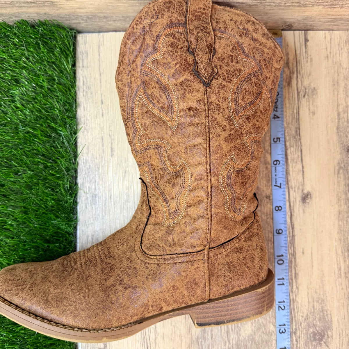 Roper Youth - Size 6 - Distressed Tan Faux Square Western Cowboy Boots