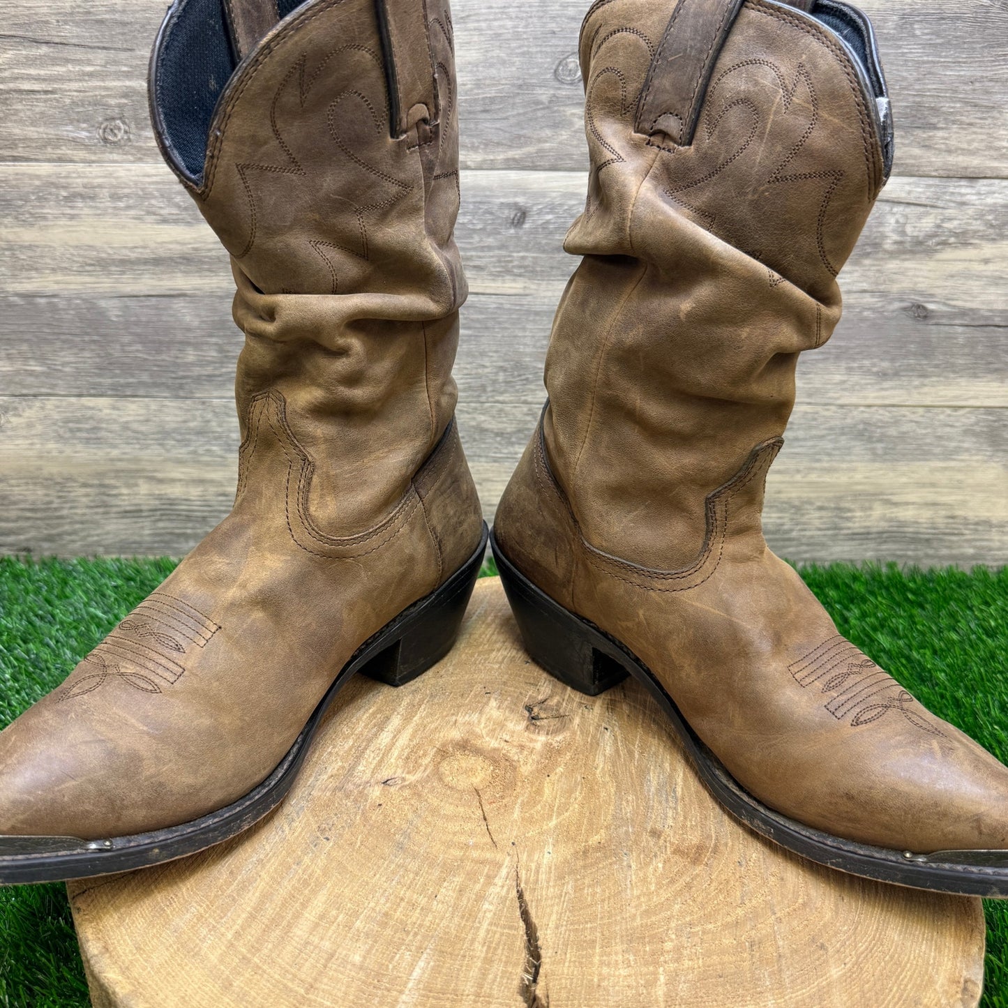 Durango Women - Size 9.5M - Brown Slouch Toe Plate Cowboy Boots Style RD542