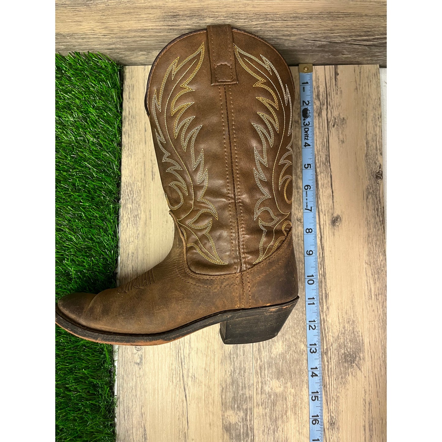 Laredo Women - Size 6M - Brown Cowboy Boots Style 5742