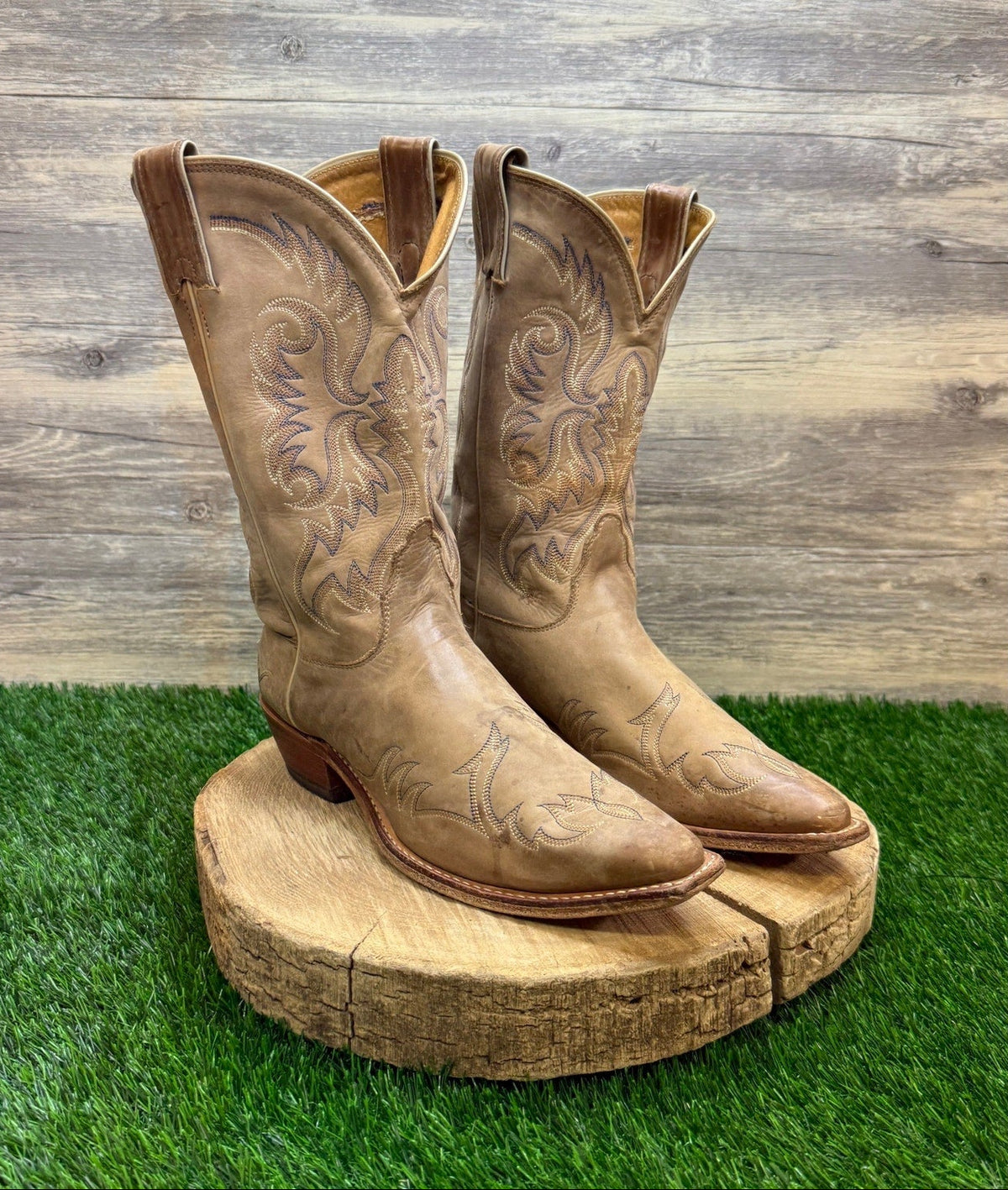 Nocona Women - Size 10B - Tan/Blue Stitching Western Cowboy Boots Style LD2732