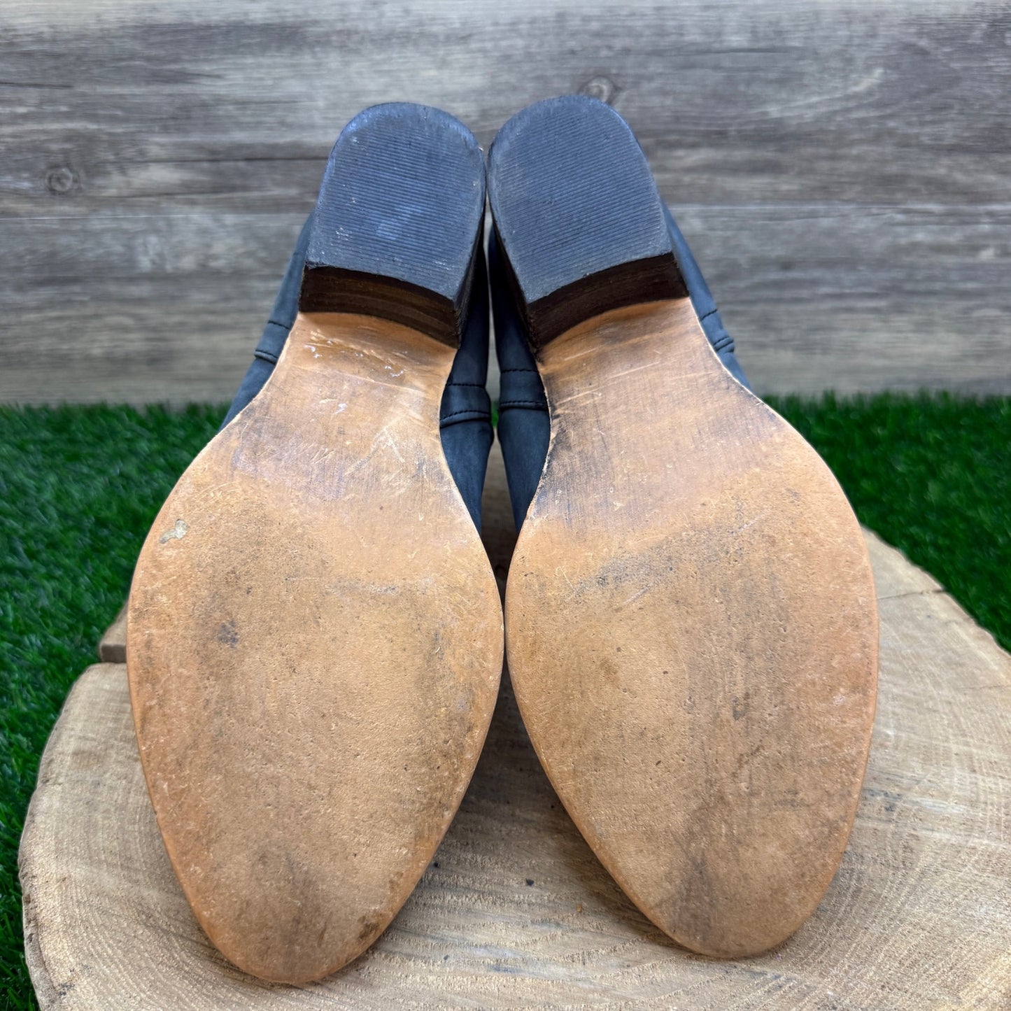 Unknown Women - Size 8.5M - Steel Gray Suede Ankle Boots Style Stop By