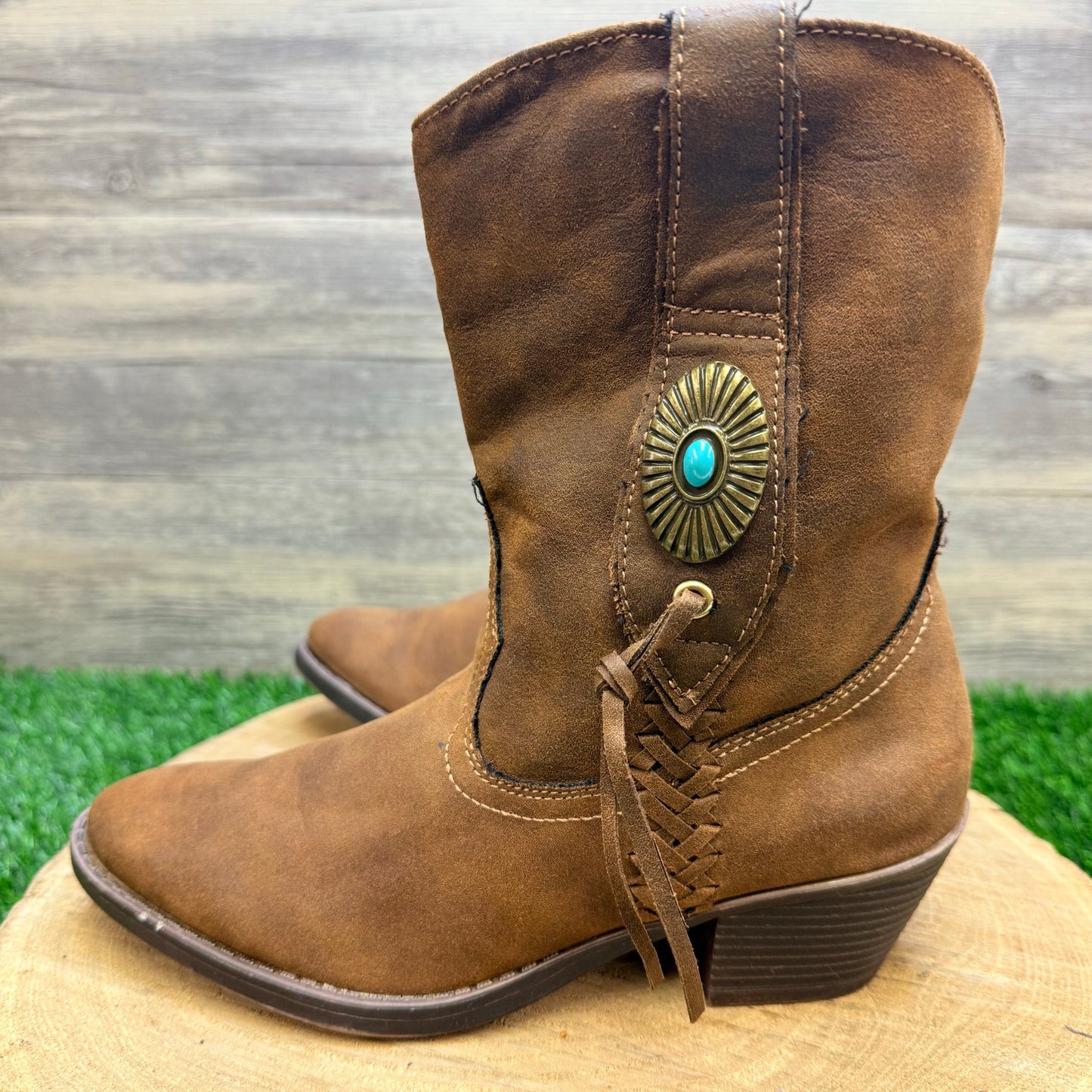 Sugar Women - Size 7.5M - Brown Native Design Faux Leather Boots 427404