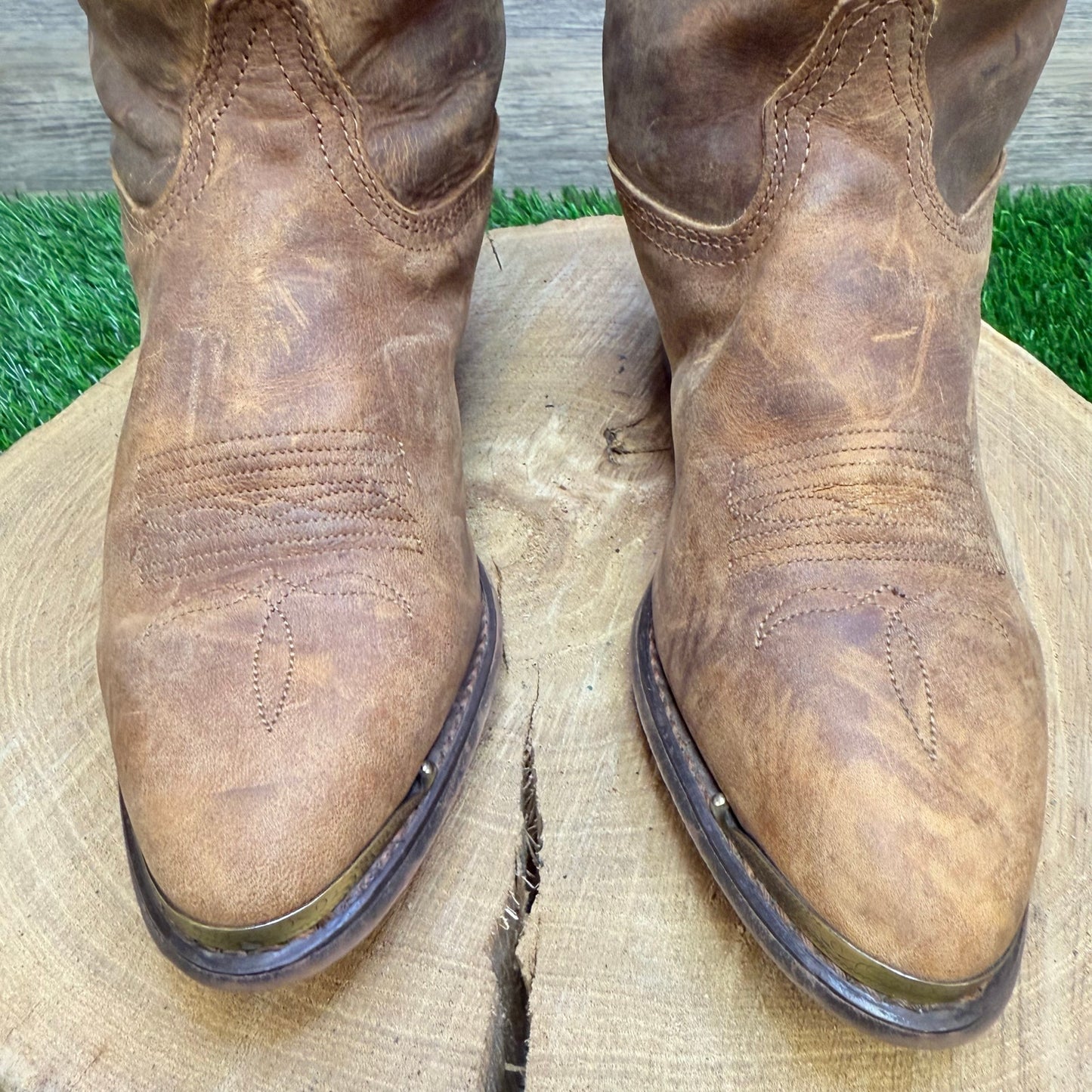 Durango Women - Size 8M - LIKE NEW 
Brown Slouch Cowboy Boots RD542