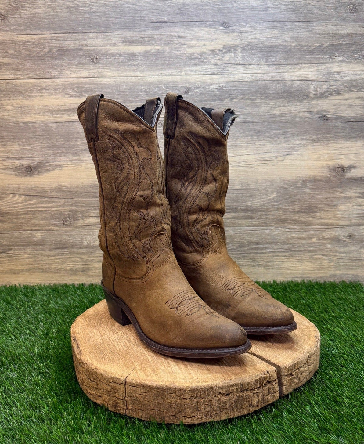 Unknown Men - Size 8D - Vintage Tan Suede Western Cowboy Boots Style 3851