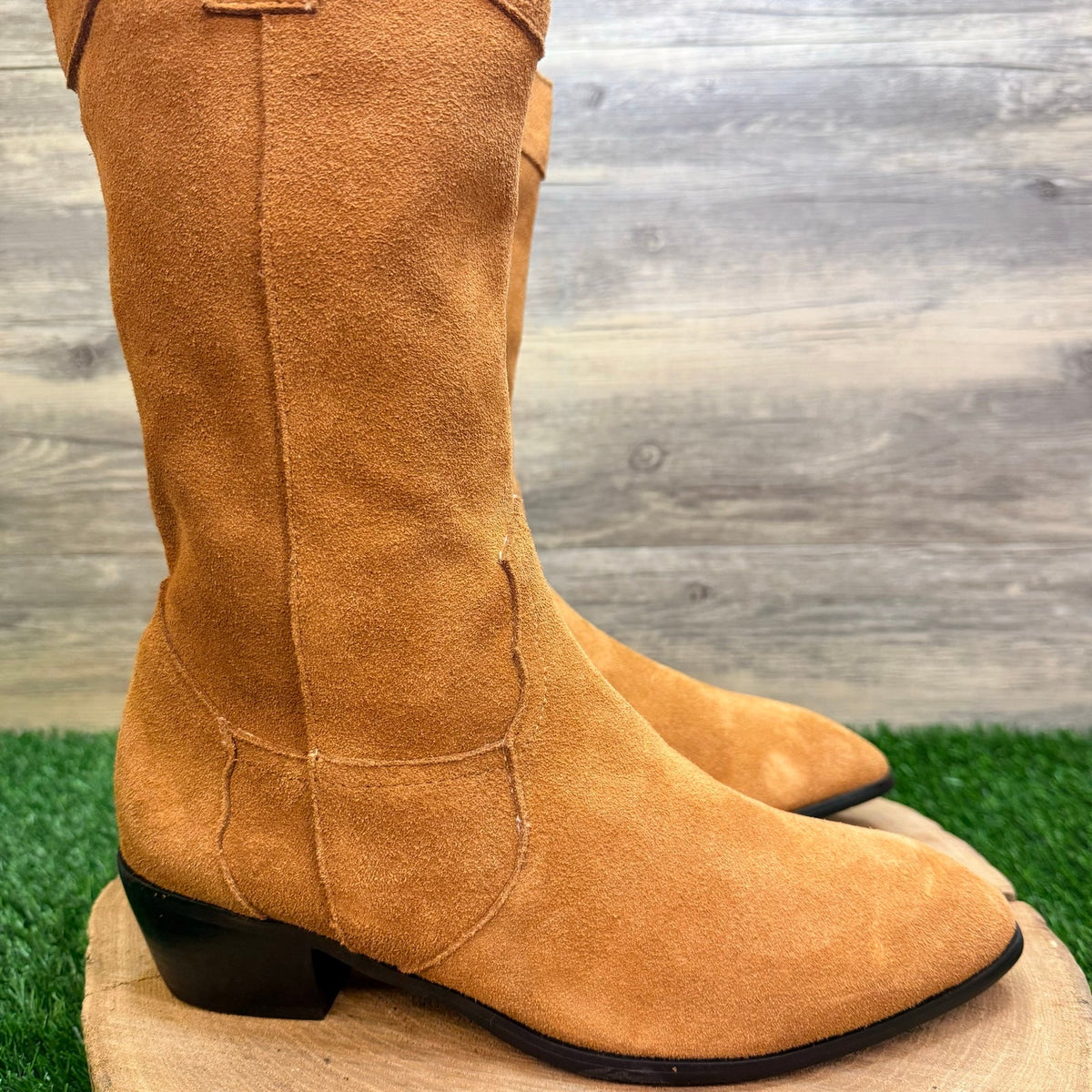 Unknown Women - Size 10 - Tan Suede Cowboy Boots