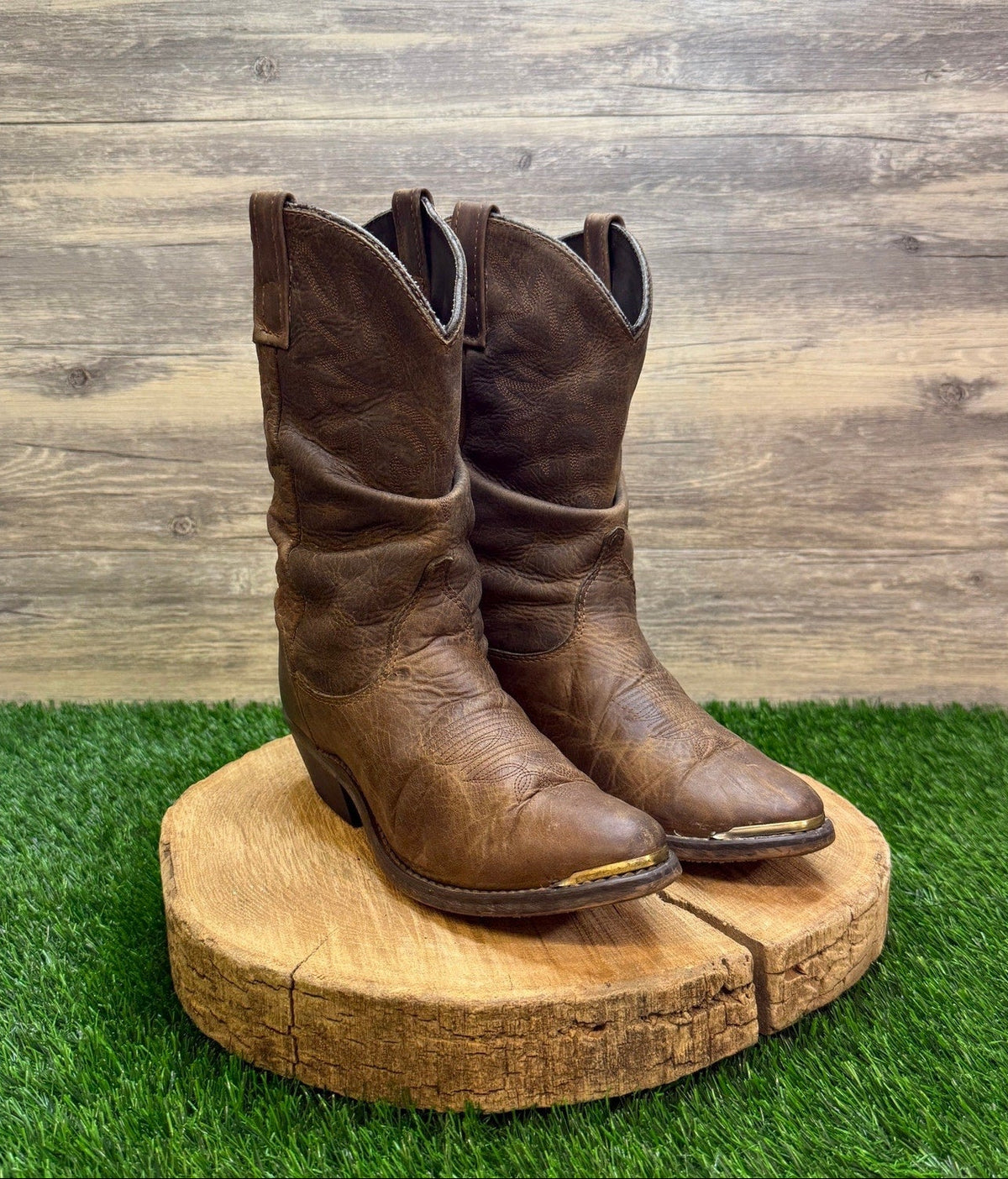 Dingo Women - Size 7M - Brown Slouch Toe Plate Western Cowboy Boots DI7542