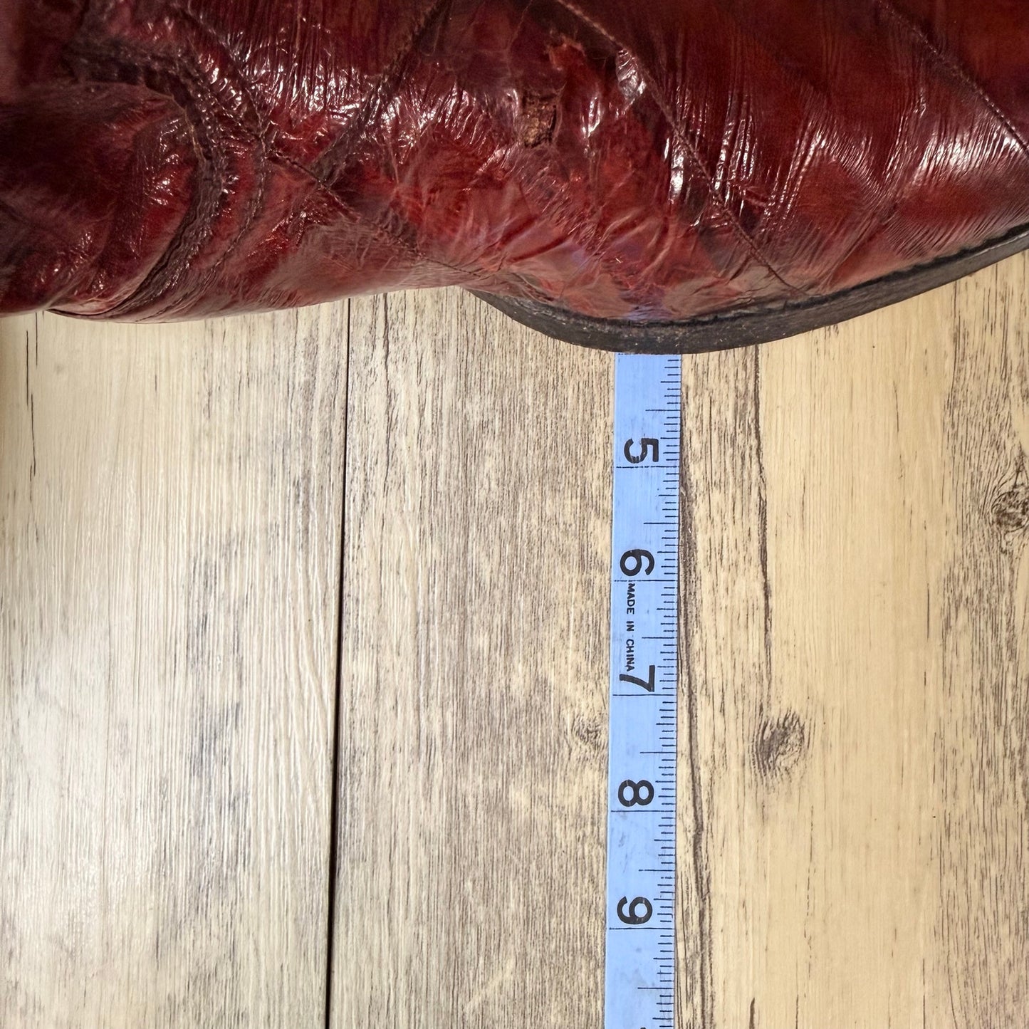 Justin Men - Size 9D / Red Glossy Eel Skin Cowboy Boors J31180