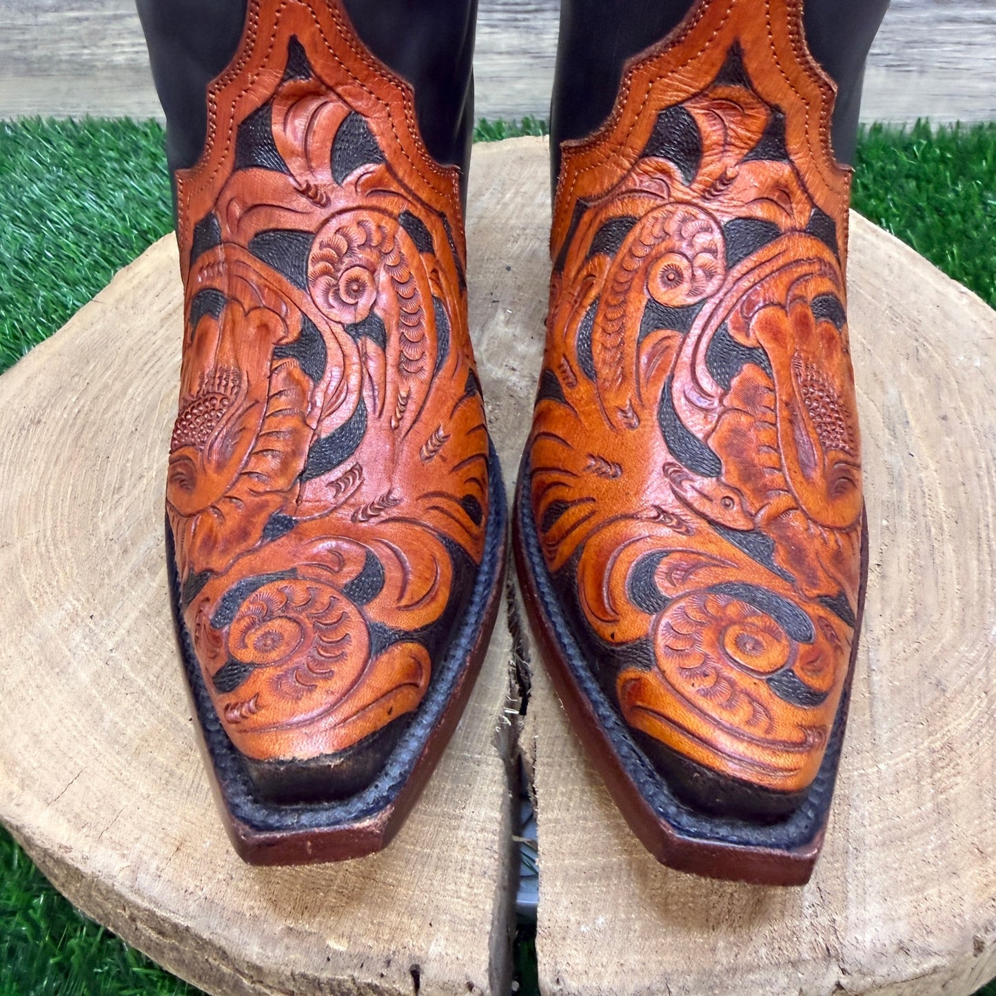 Denver Mountains Women - Size 7 - Black/Brown Hand Tooled Cowboy Boots L4074