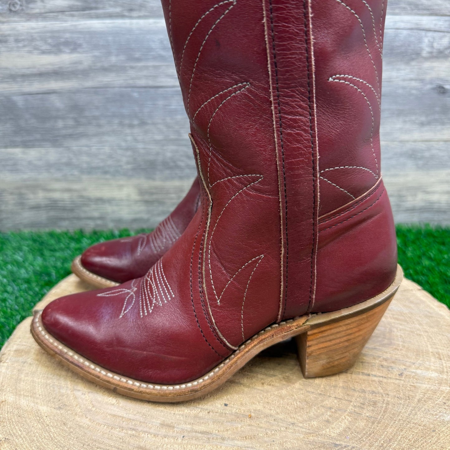 Unknown Women - Size 6R - Vintage Maroon Tall Shaft Cowboy Boots Style 1408