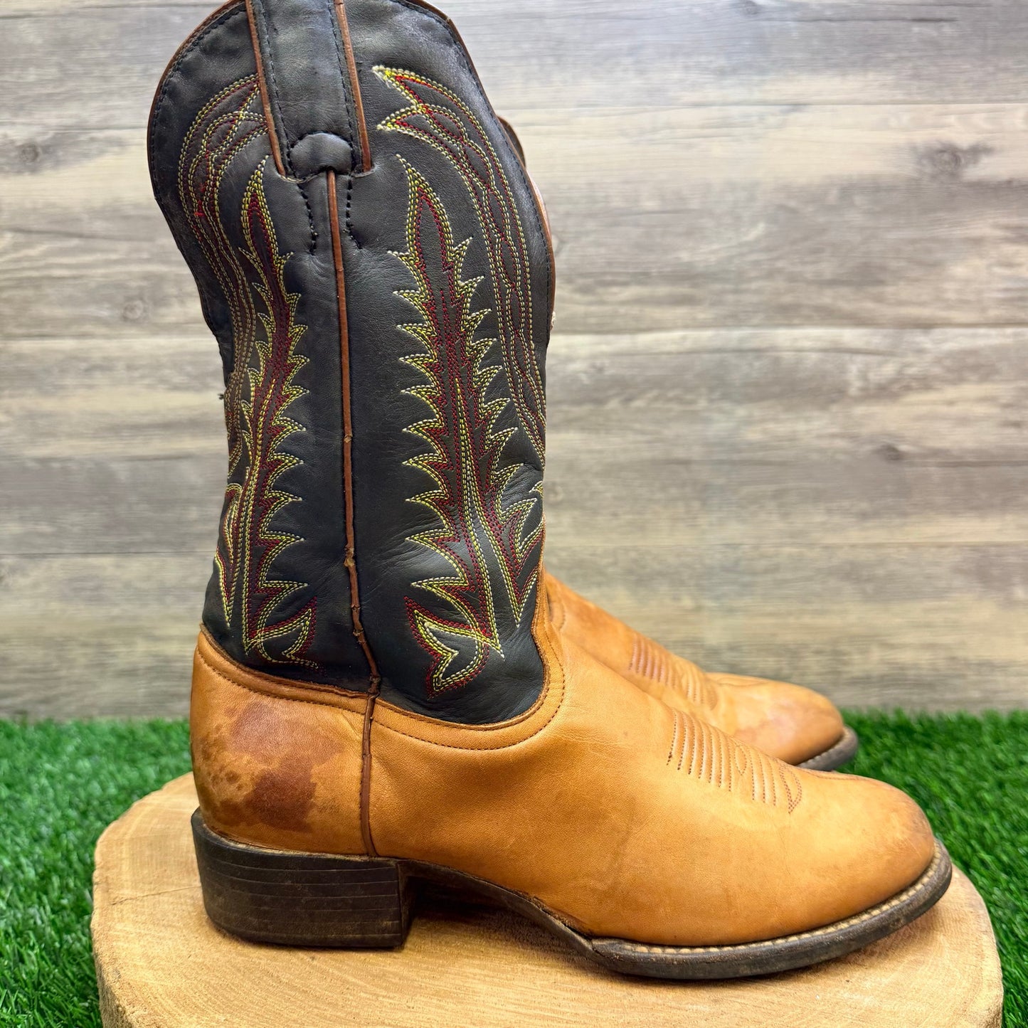 Tony Lama Women - Size 7B - Tan/Black Cowboy Boots 1060