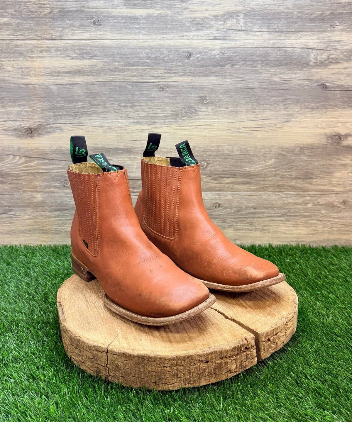 La Barca Men - Size 10 - Amber Square Ankle Boots