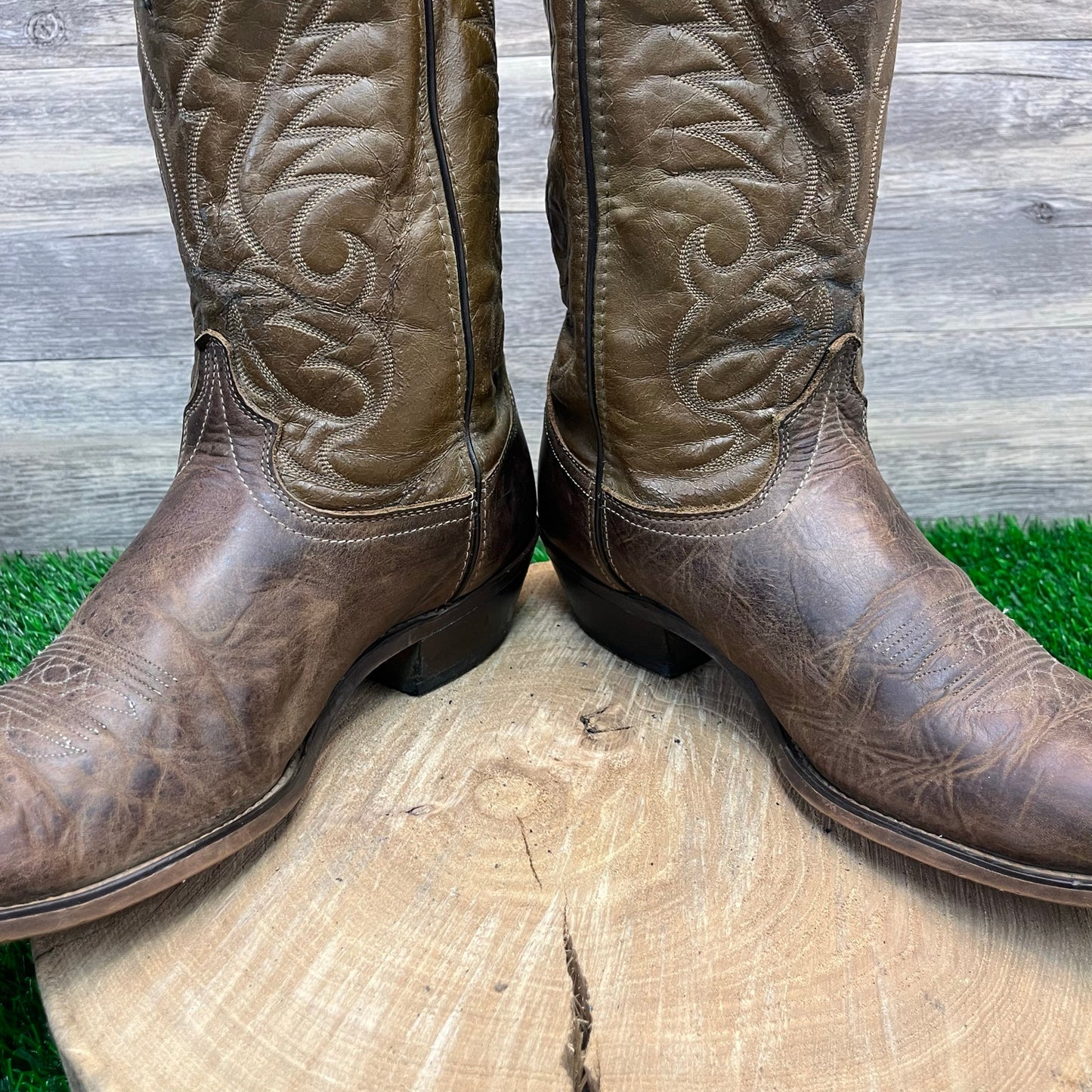 Laredo Men - Size 10.5EE - Vintage Brown Cowboy Boots Style 2573