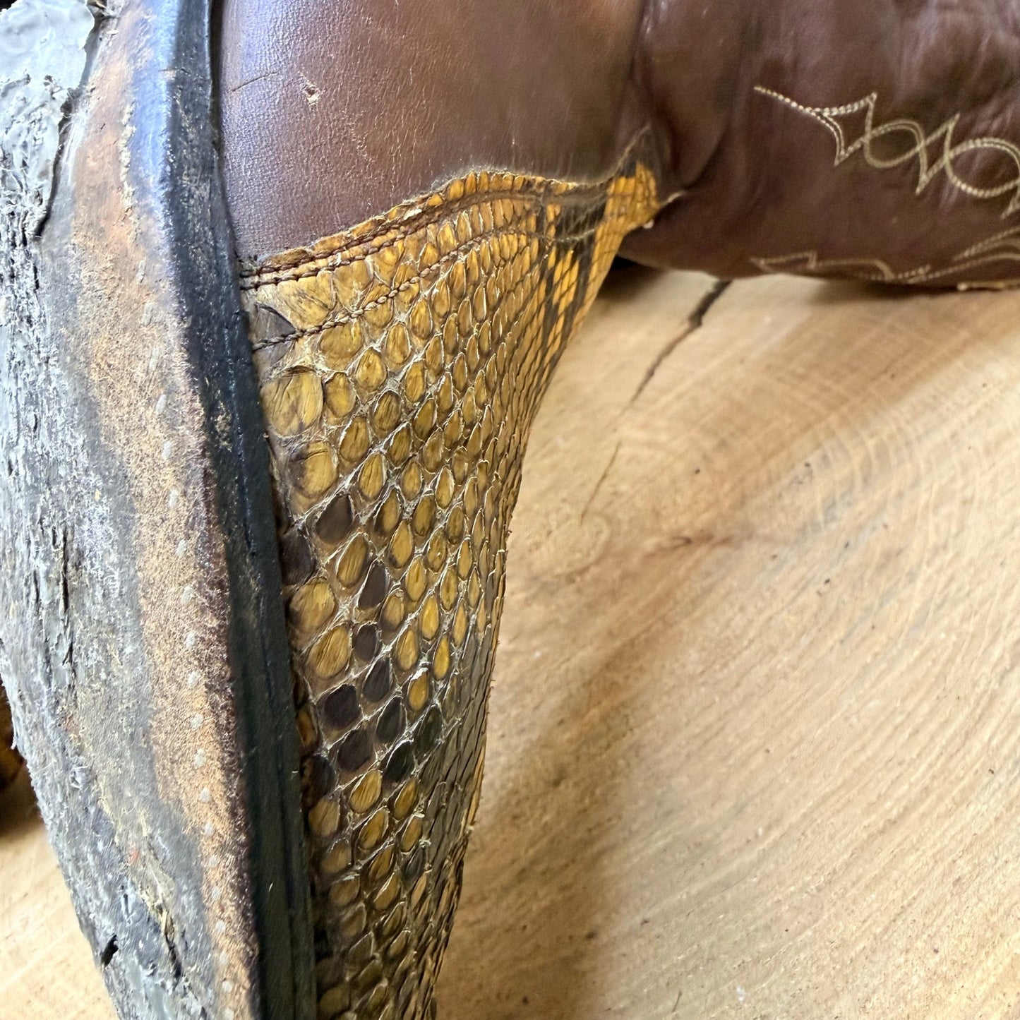 Justin Men - Size 9D - Vintage Brown Snake Python Western Cowboy Boots 9074