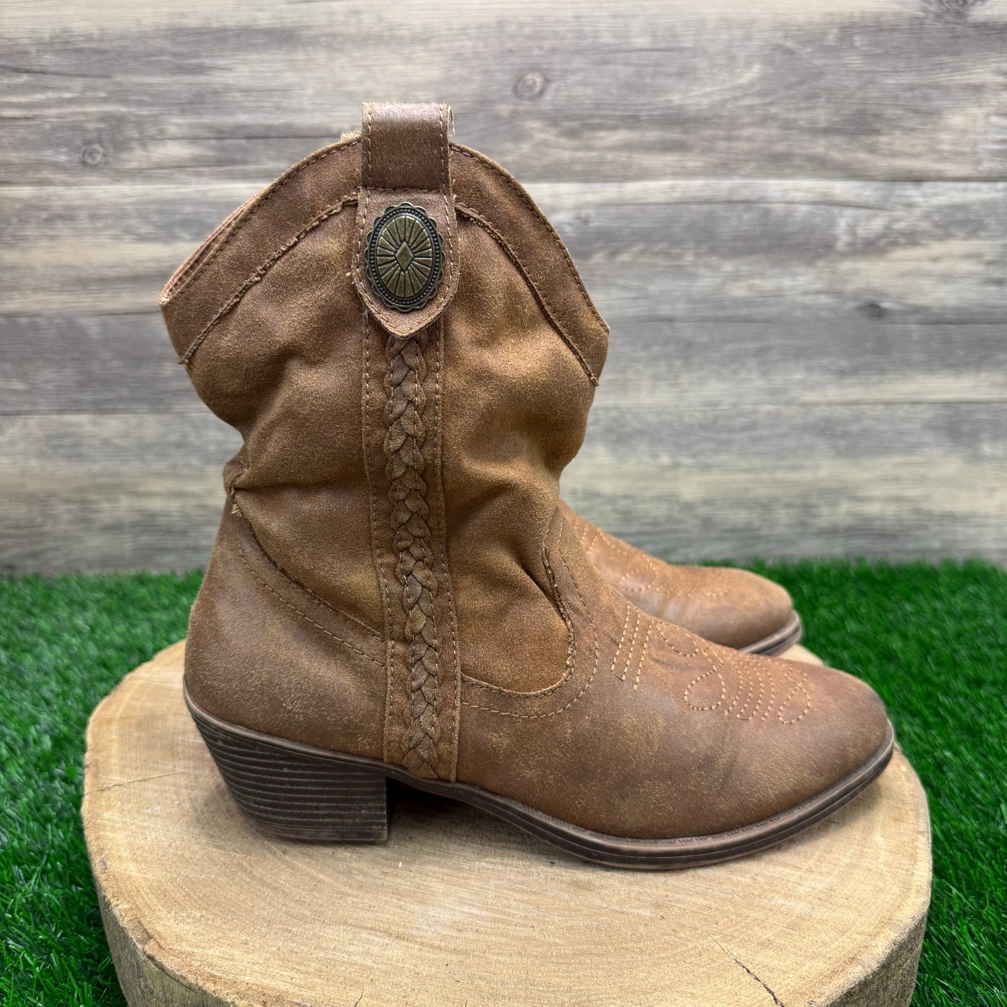 Rampage Women - Size 8.5M - Tan Soft Faux Leather Ankle Boots Style Saratoga