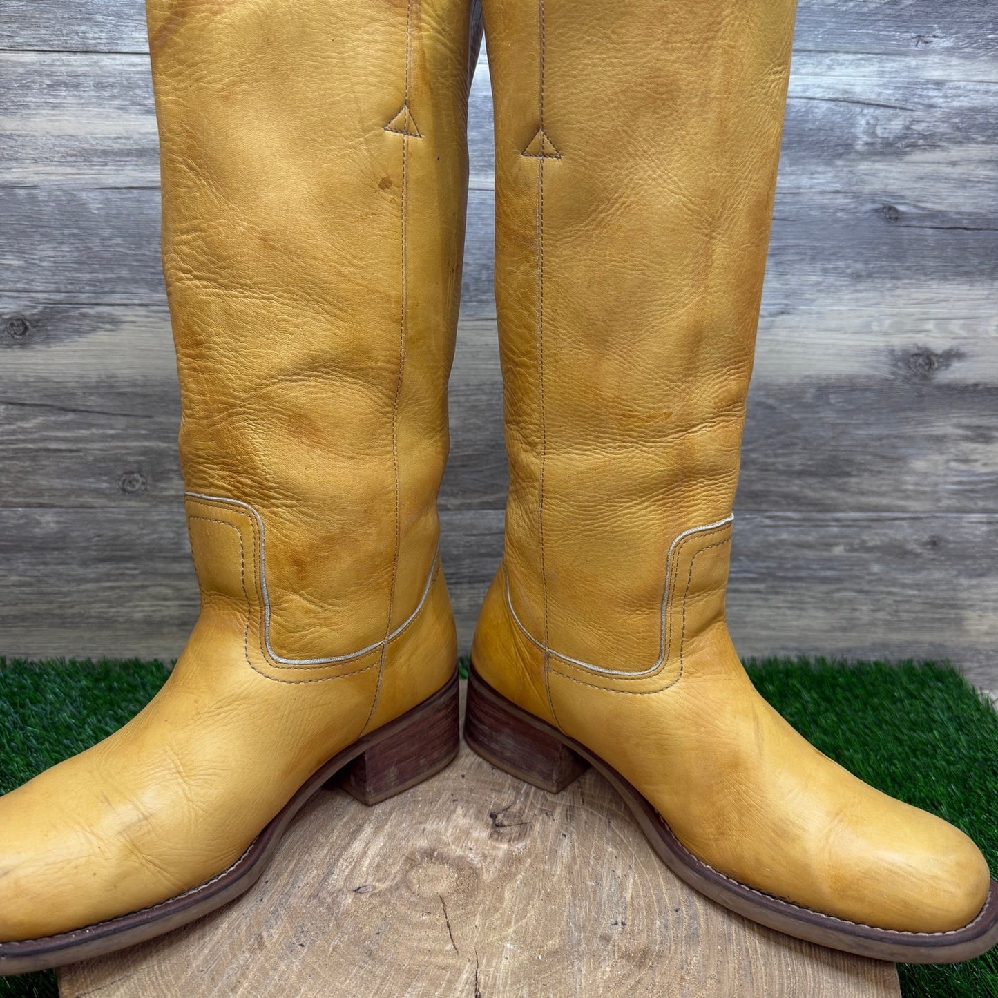 Gianni Bini Women - Size 10M - Marbled Gold Campus Boots Style Money