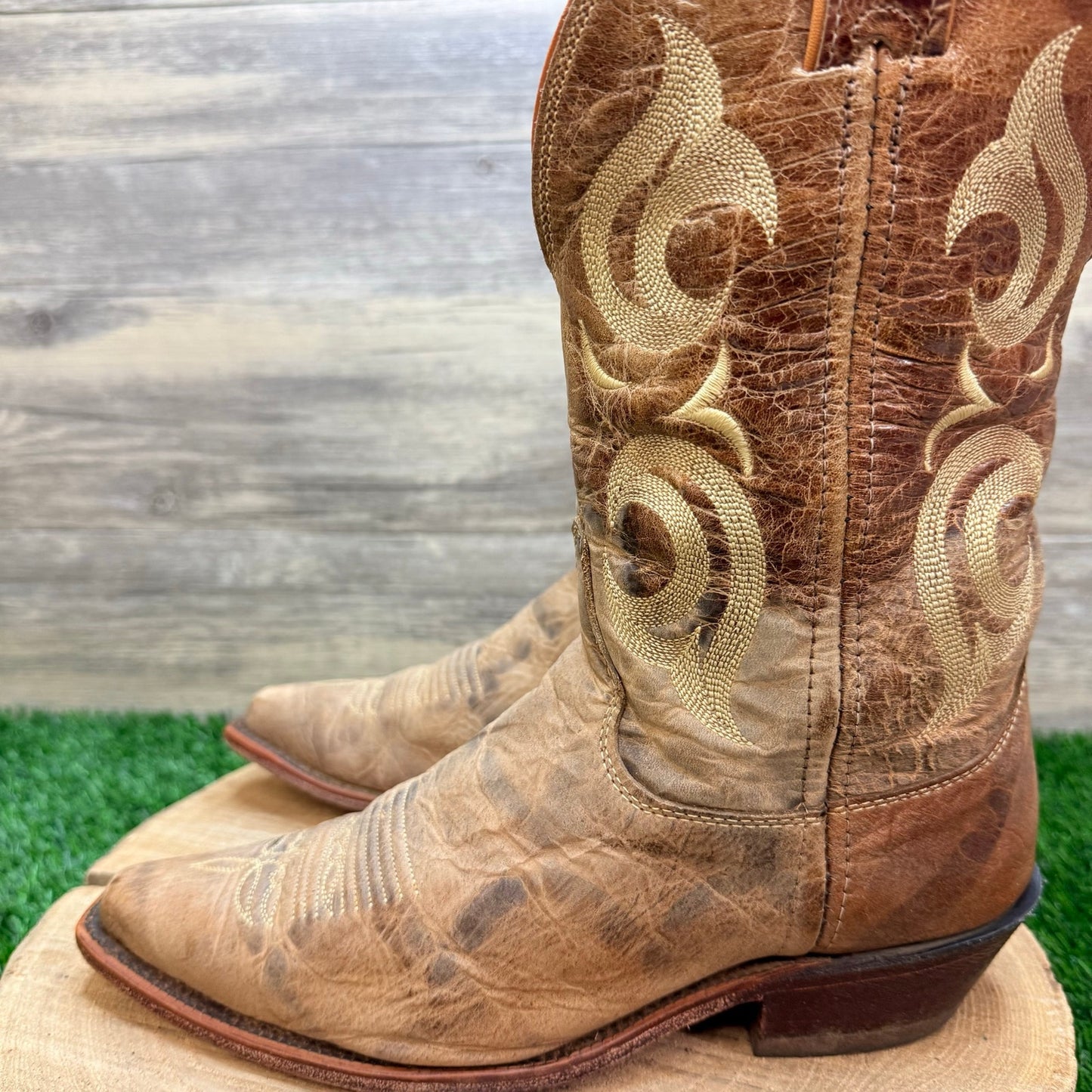 Justin Women - Size 9B - Distressed Brown Snip Toe Cowboy Boots BRL103