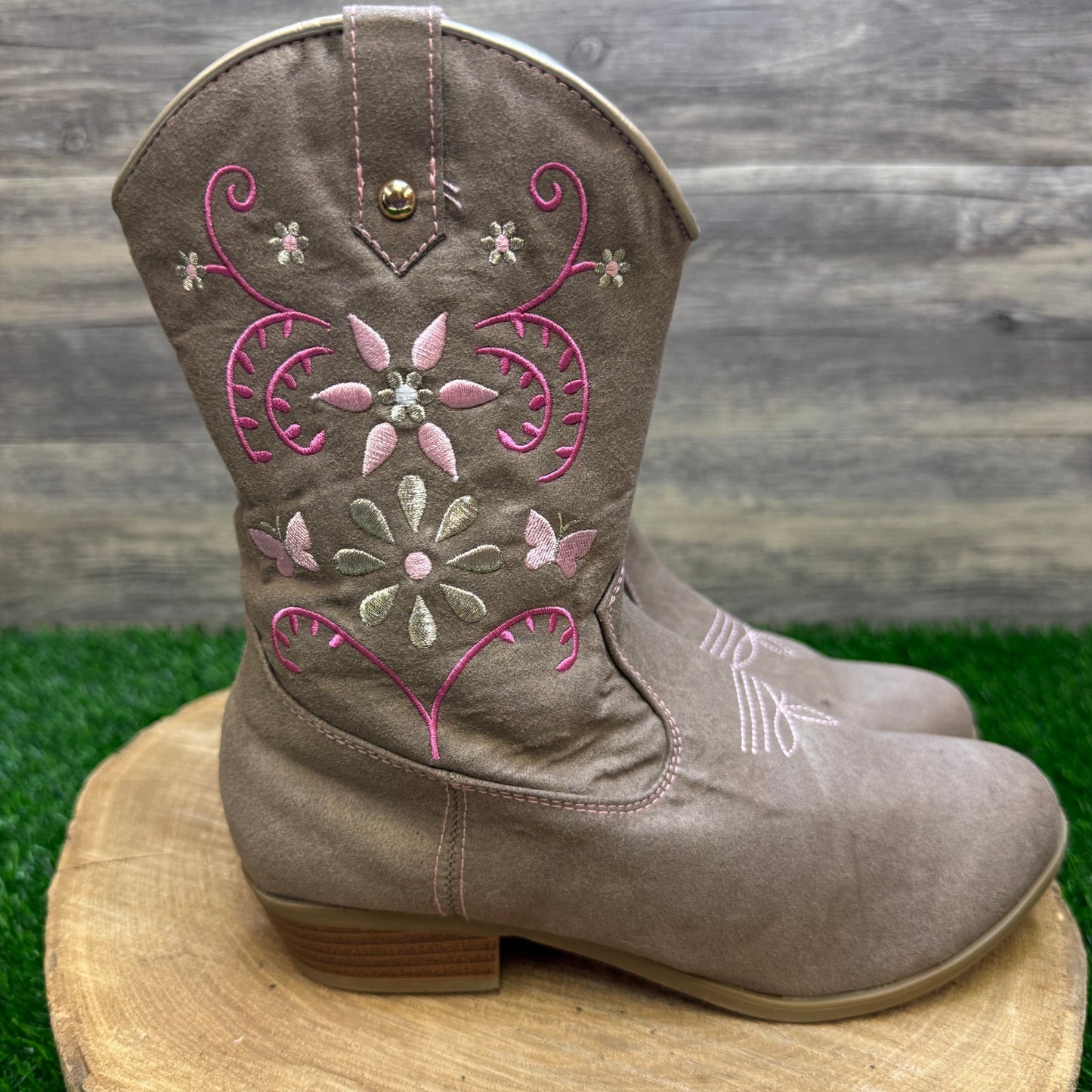Magellan Youth - Size 5D - Beige/Pink Faux Leather Zipper Boots Style 172984