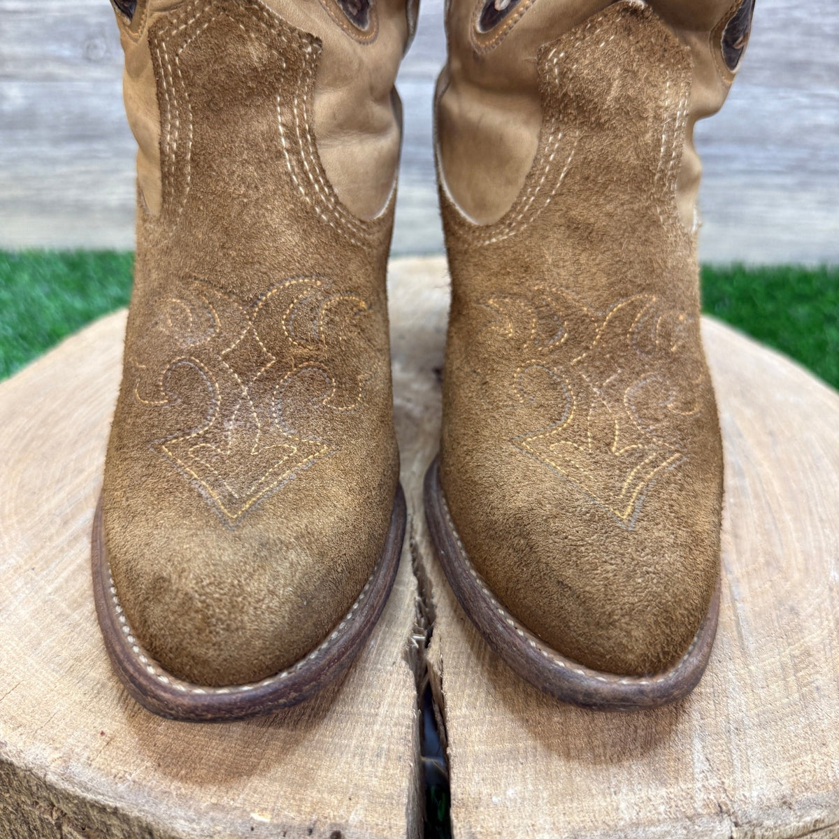 Miss Capezio Women - Size 7.5M - Vintage Tan Suede Butterfly Cowboy Boots L486