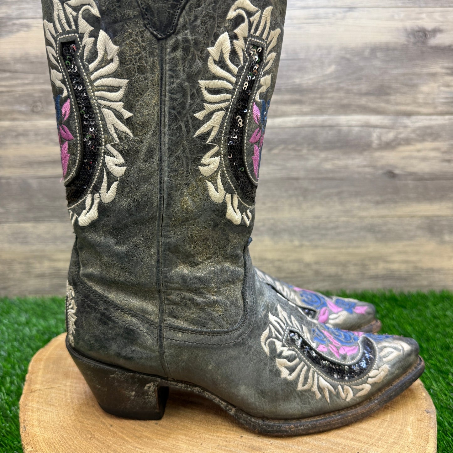 Corral Women - Size 8M - Gray Horseshoe Rose Snip Toe Cowboy Boots Style R2523