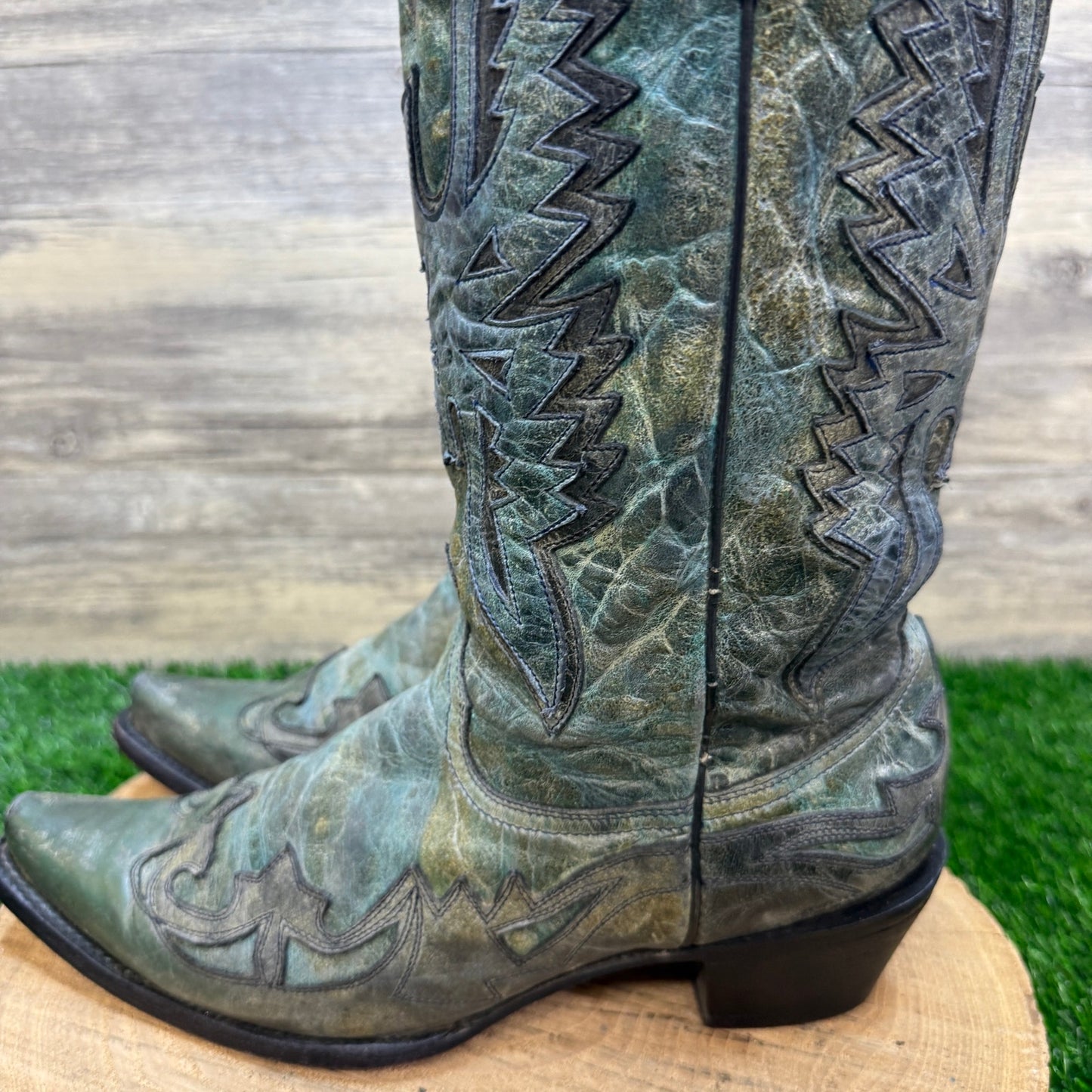 Corral Women - Size 10.5M - Distressed Green Eagle Snip Toe Cowboy Boots A2206