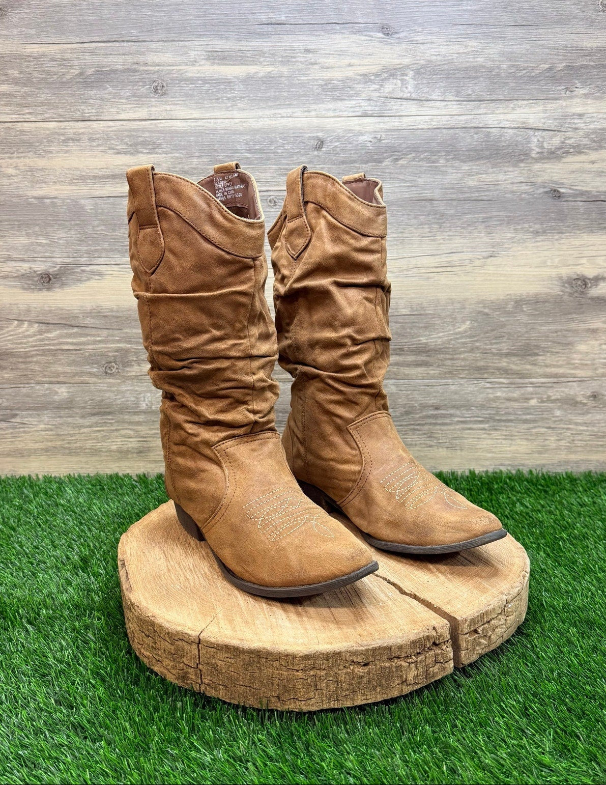 Unknown Women - Size 7.5M - Tan Slouch Faux Suede Cowboy Boots Molara