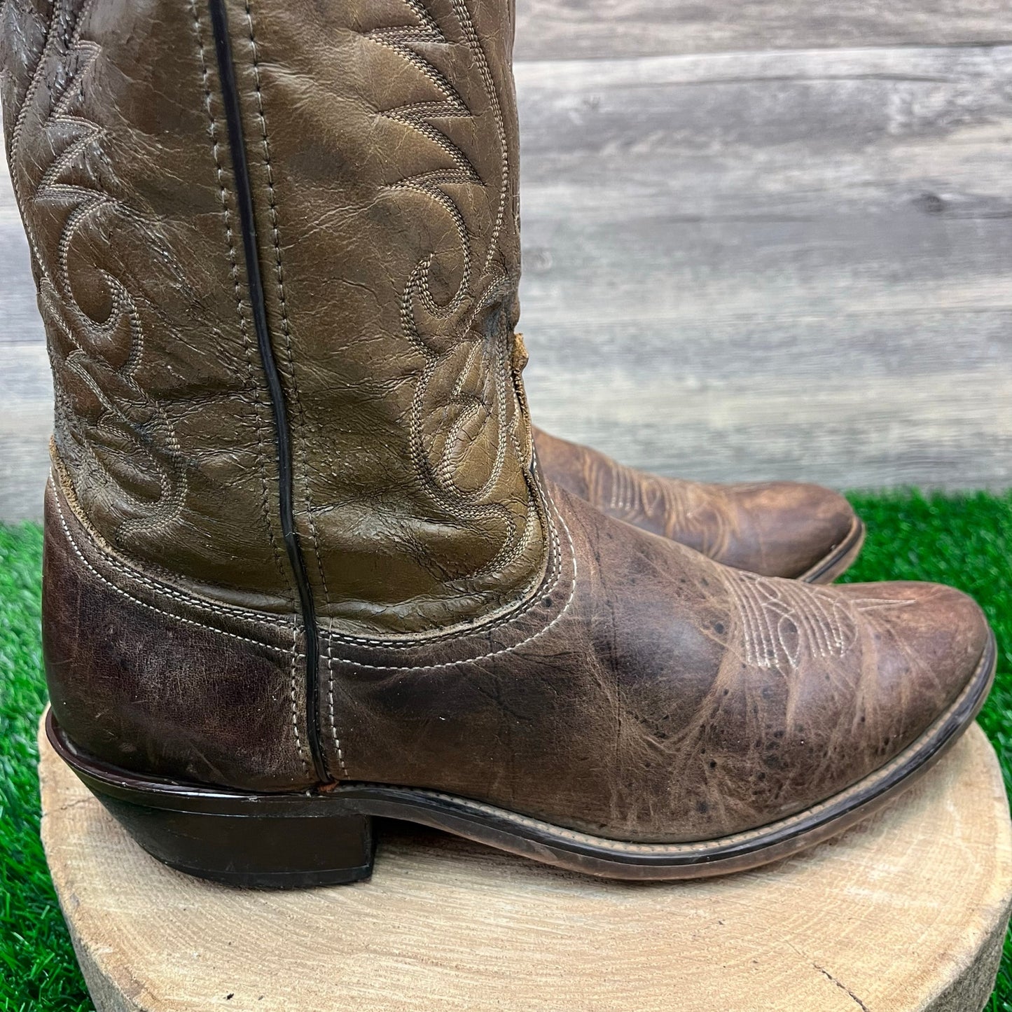 Laredo Men - Size 10.5EE - Vintage Brown Cowboy Boots Style 2573