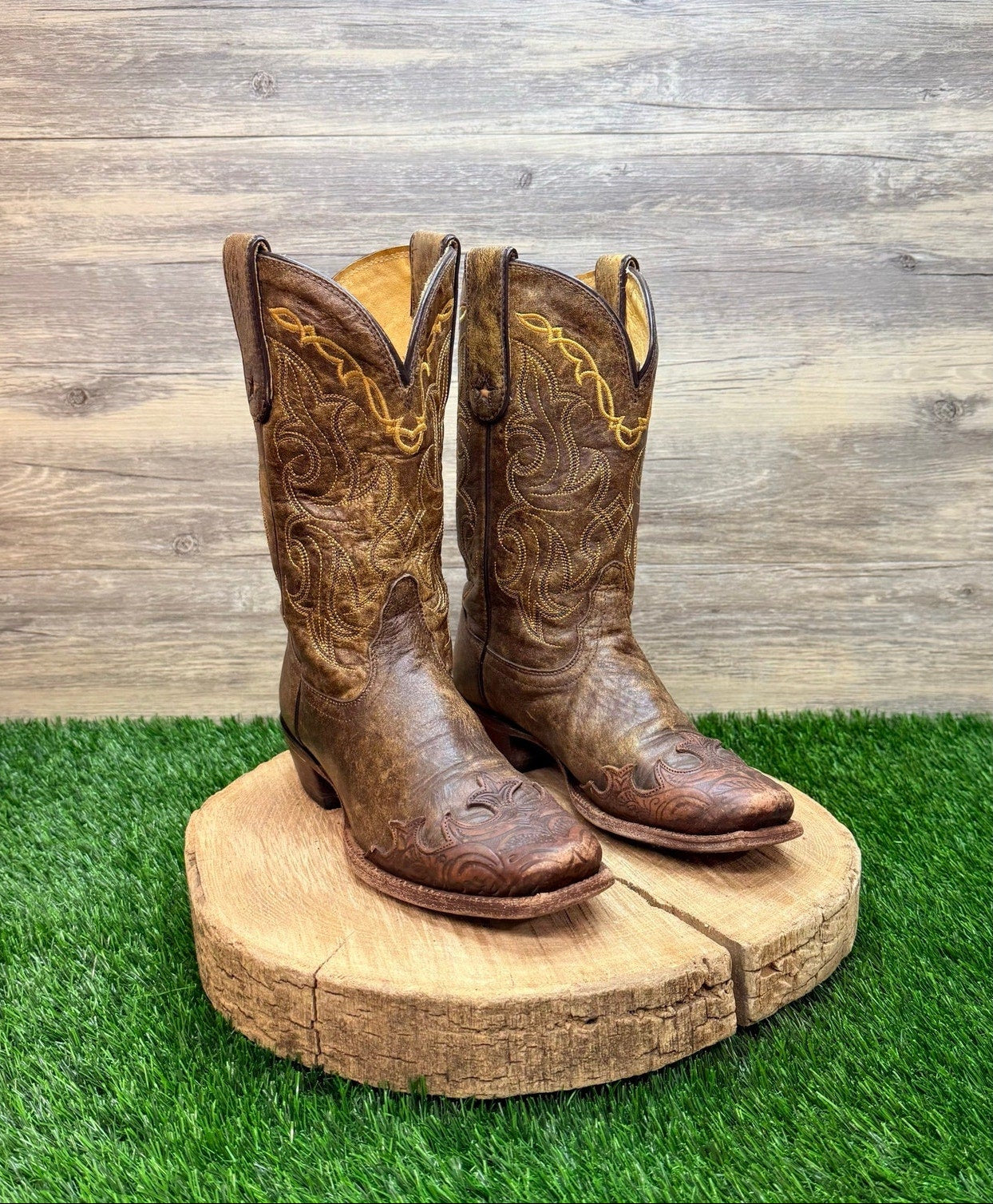 Tony Lama Women - Size 6.5B - Distressed Brown Santa Fe Tip Cowboy Boots VF6004