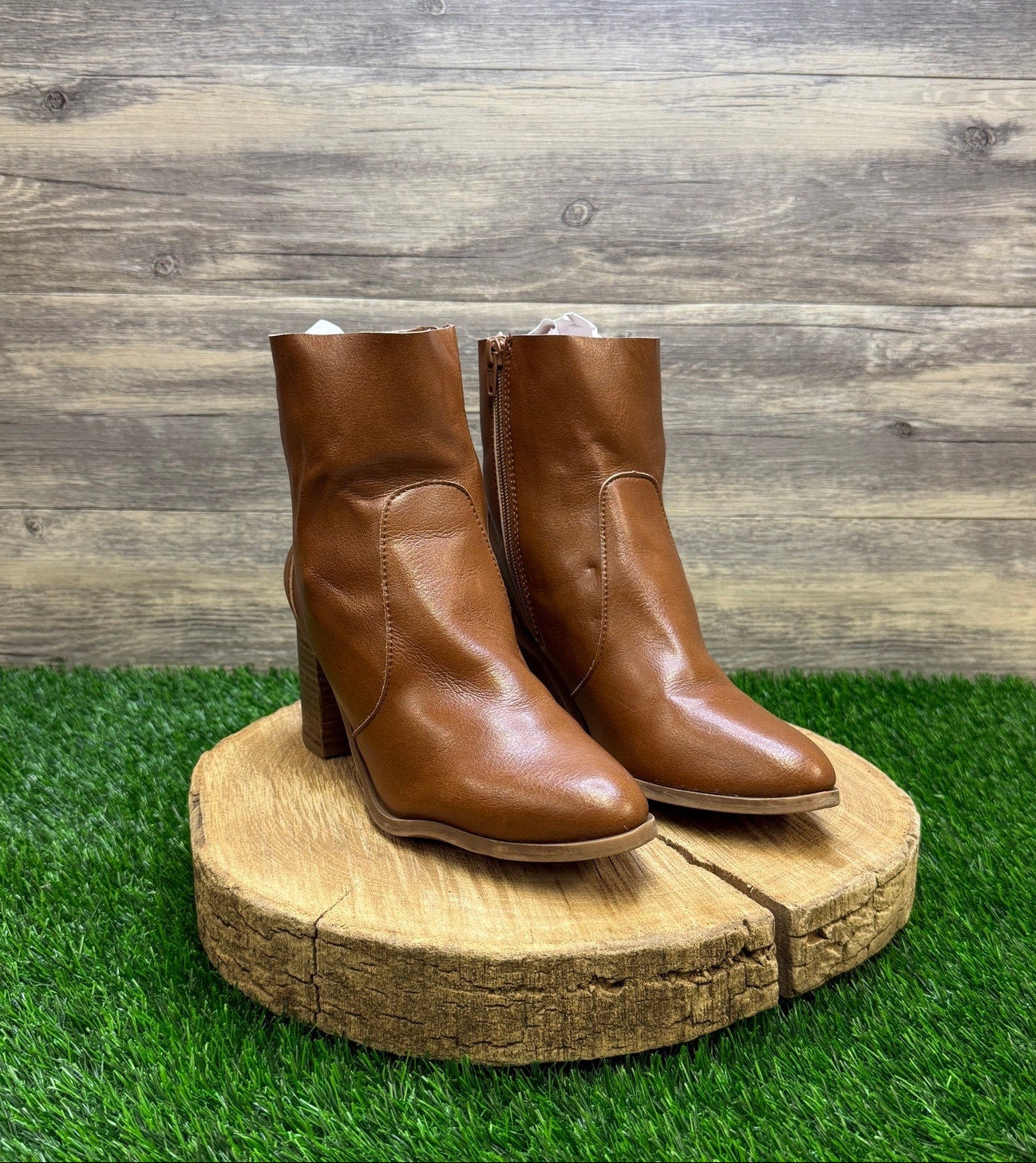 Universal Thread Women - Size 8.5 - Brown Faux Leather Ankle Zipper Boots 17730